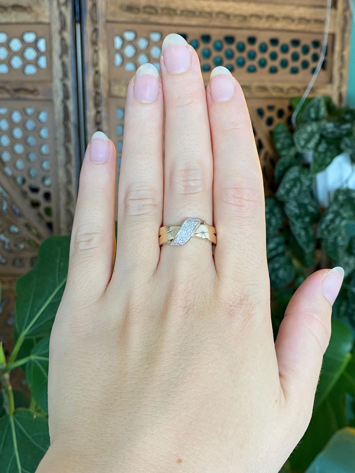 Vintage Solid 14k White & Yellow Gold Diamonds Twist Ring Band - Size 8.5