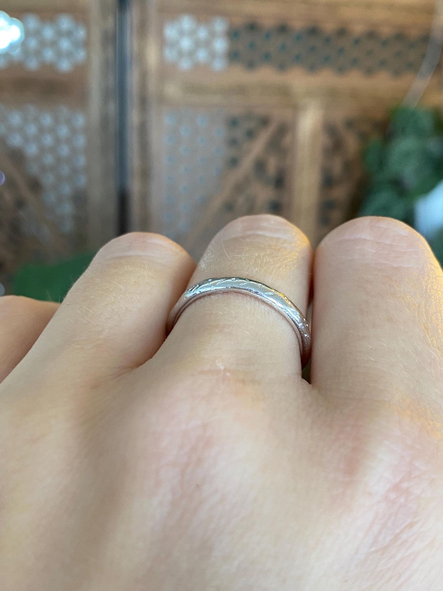 Vintage Solid 14k Yellow Gold & Platinum Designed Ring Band - Size 7