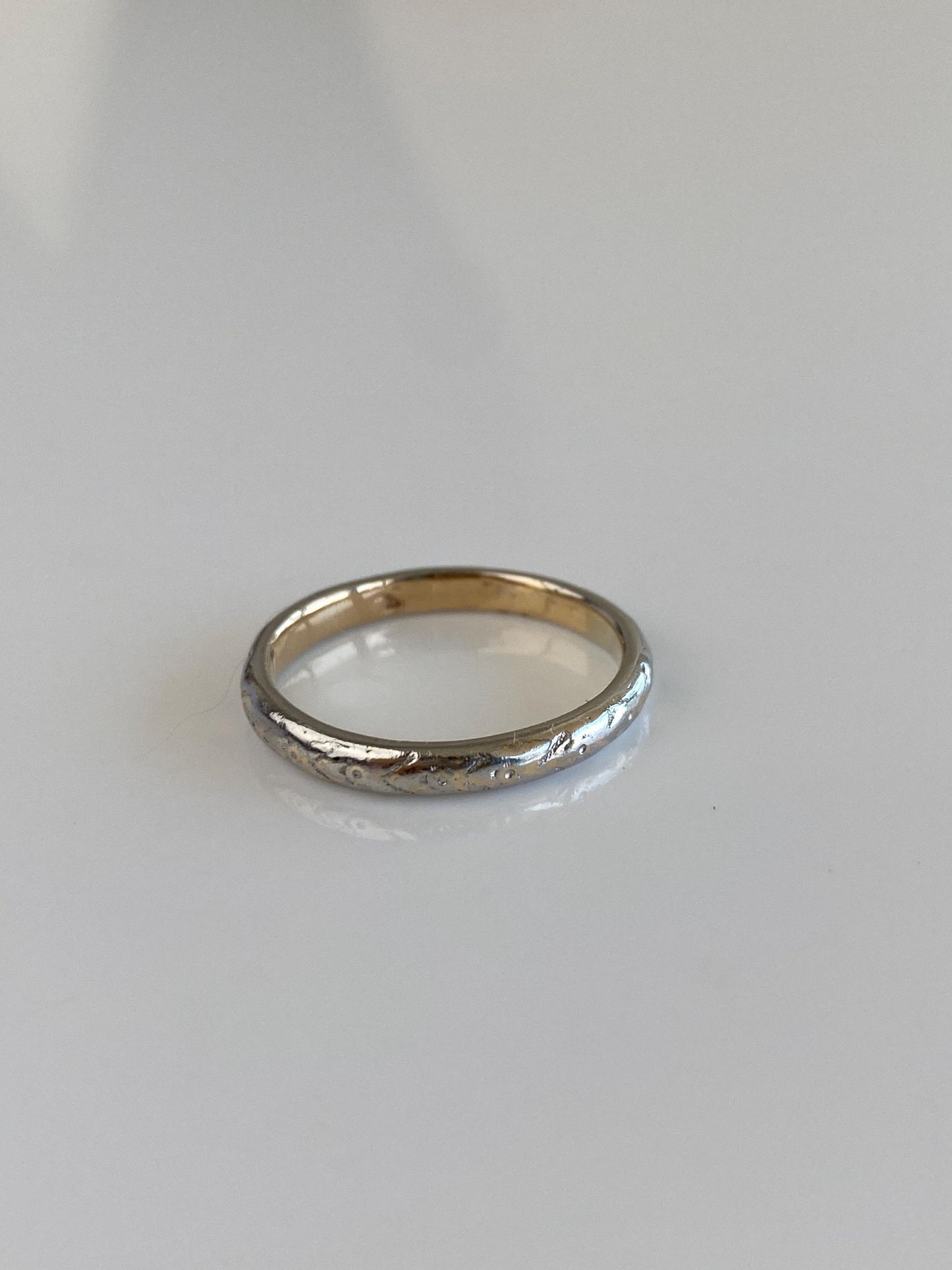 Vintage Solid 14k Yellow Gold & Platinum Designed Ring Band - Size 7