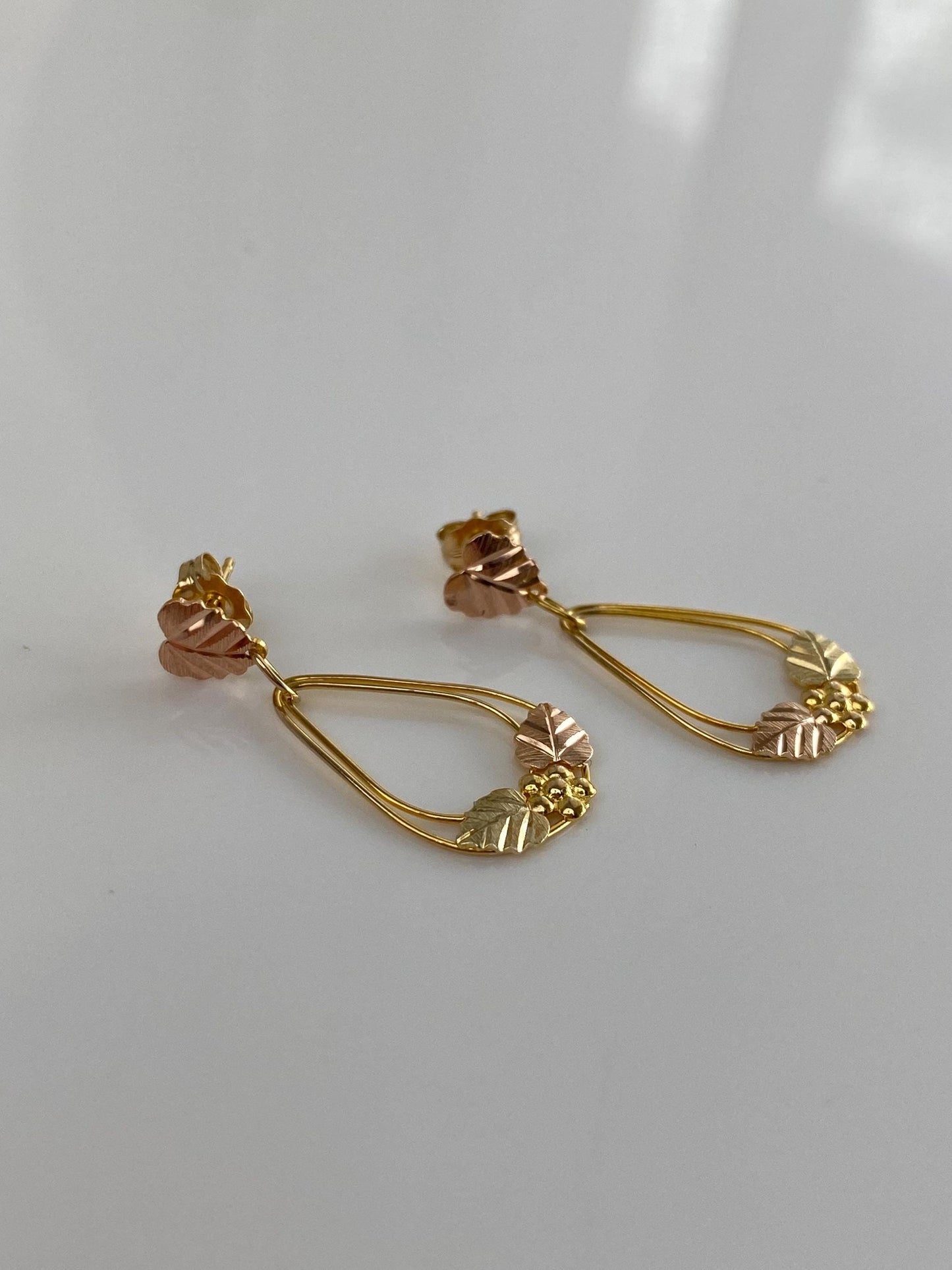 Vintage Solid 10k Black Hills Gold Grape Teardrop Dangle Stud Earrings