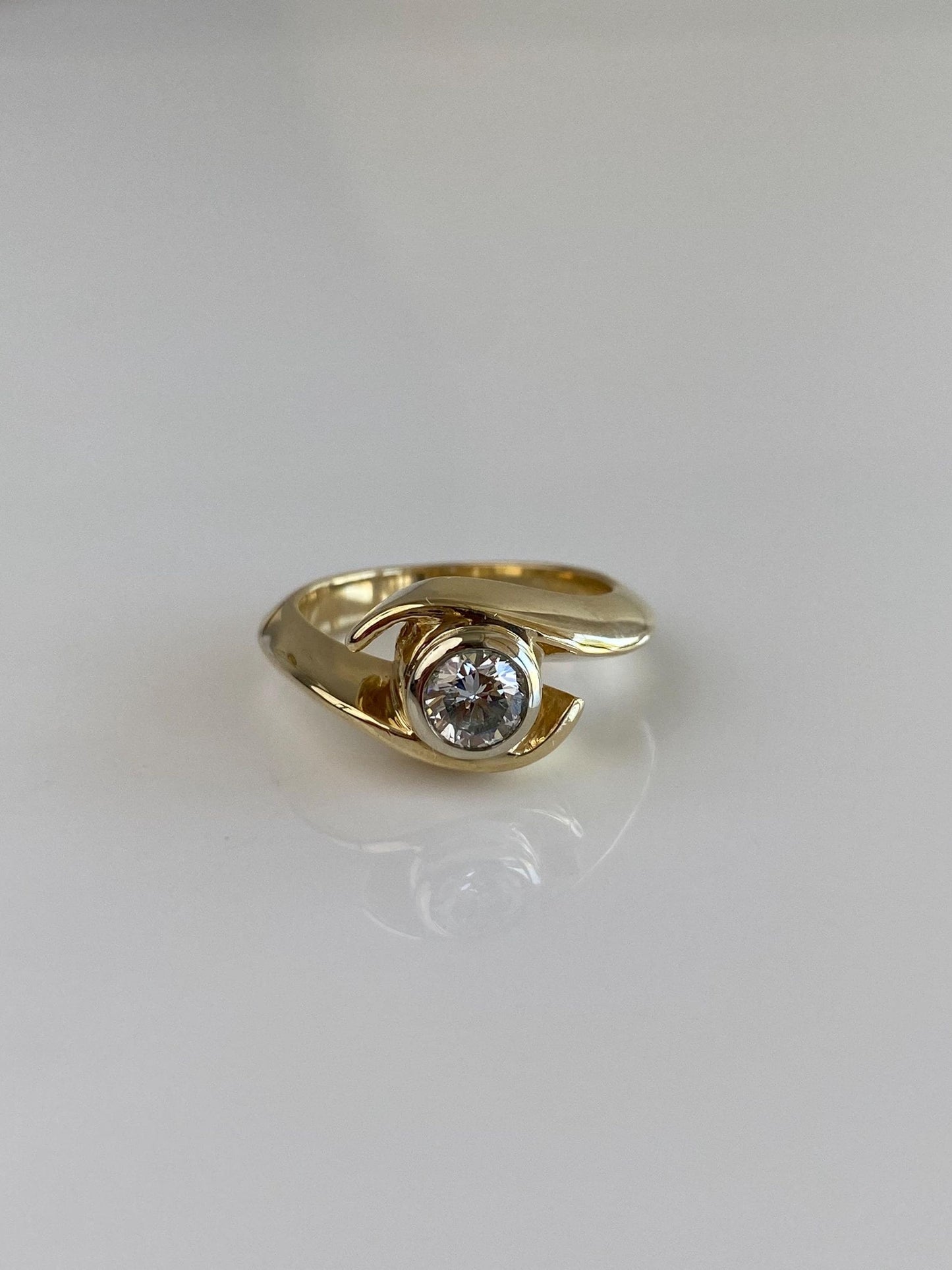 Solid 14k Yellow Gold 0.5ct Diamond Twist Ring - Size 6.5