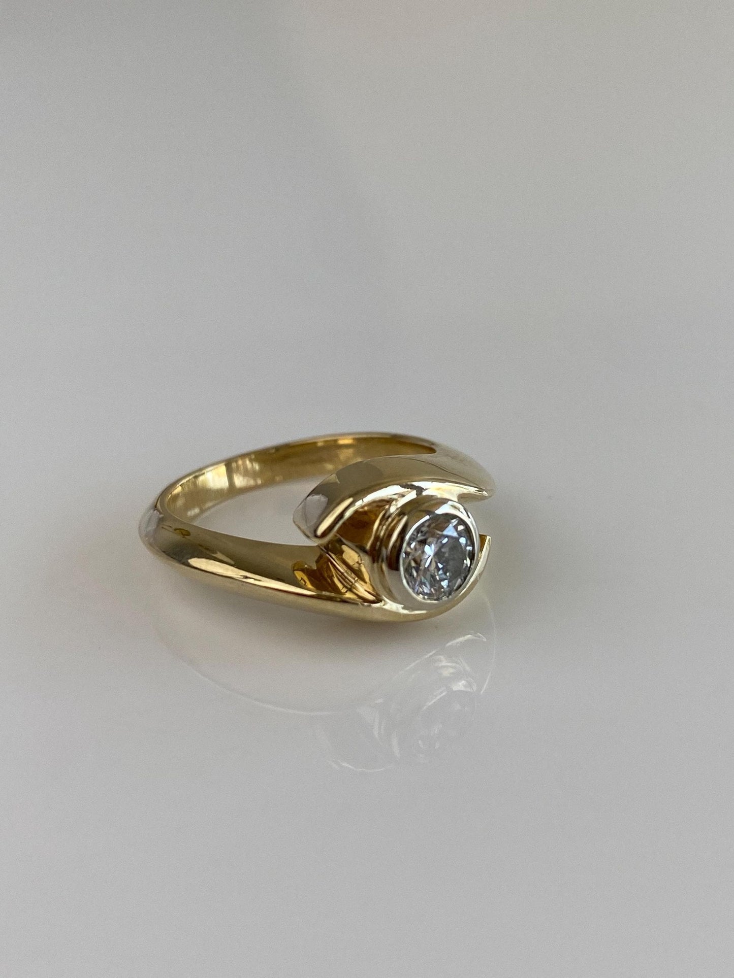 Solid 14k Yellow Gold 0.5ct Diamond Twist Ring - Size 6.5