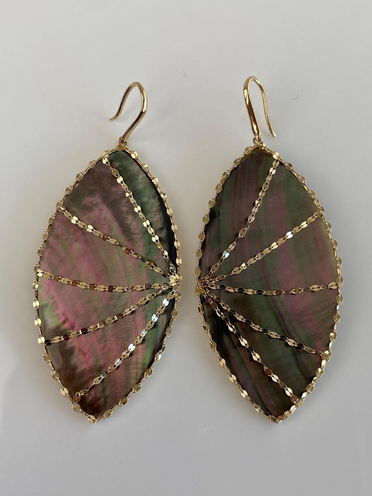 Vintage Solid 14k Yellow Gold Twist Chain Abalone Dangle Earrings