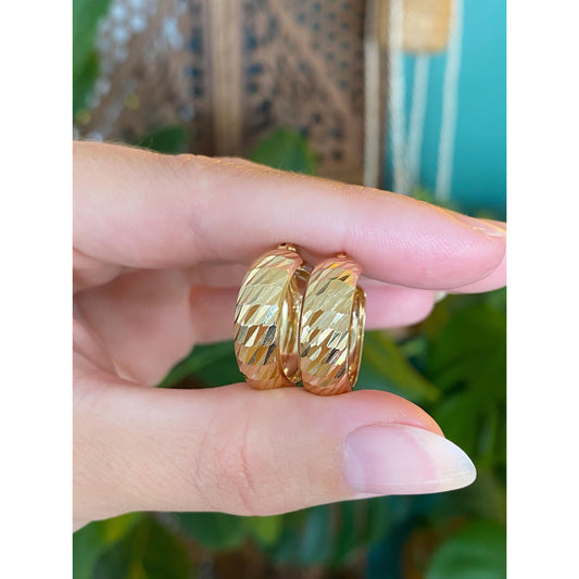 Vintage Solid 14k Yellow Gold Diamond Cut Hoop Earrings