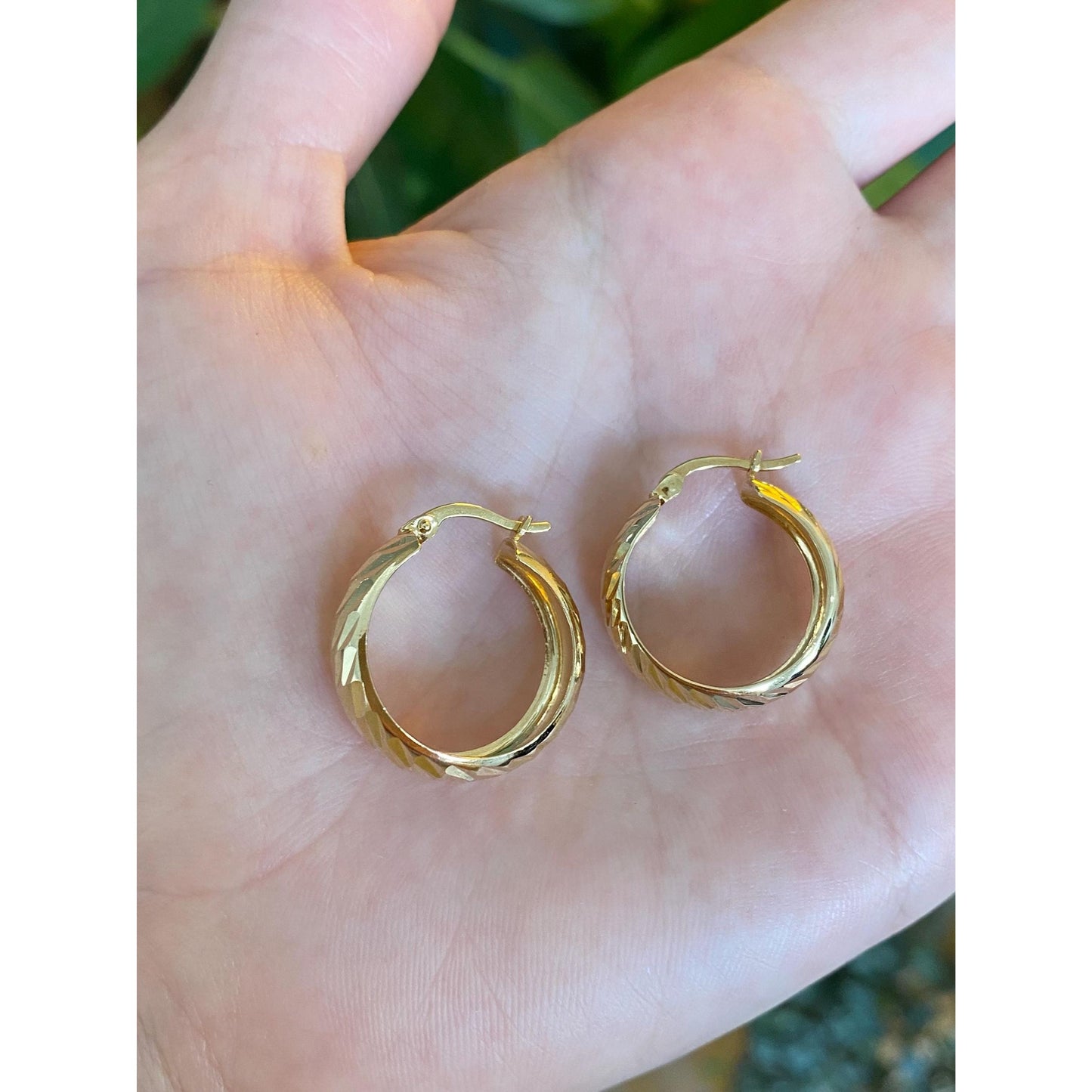 Vintage Solid 14k Yellow Gold Diamond Cut Hoop Earrings