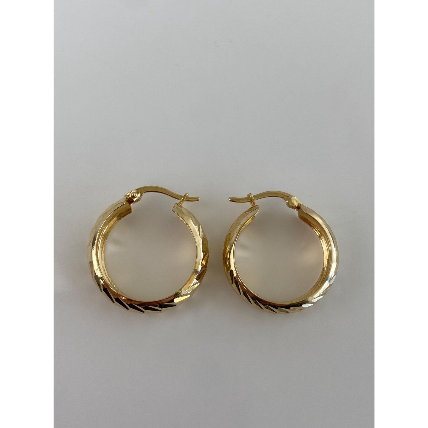 Vintage Solid 14k Yellow Gold Diamond Cut Hoop Earrings