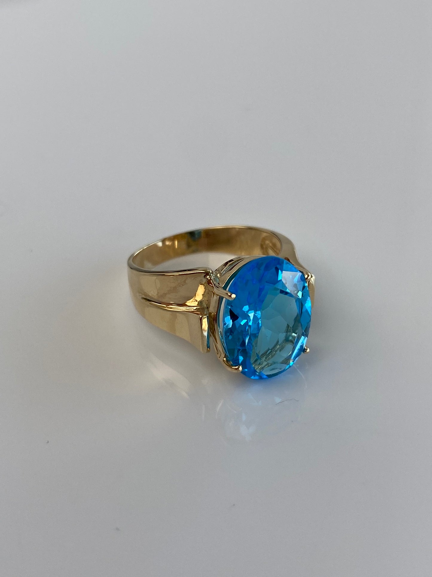 Vintage Solid 10k Topaz Ring - Size 7
