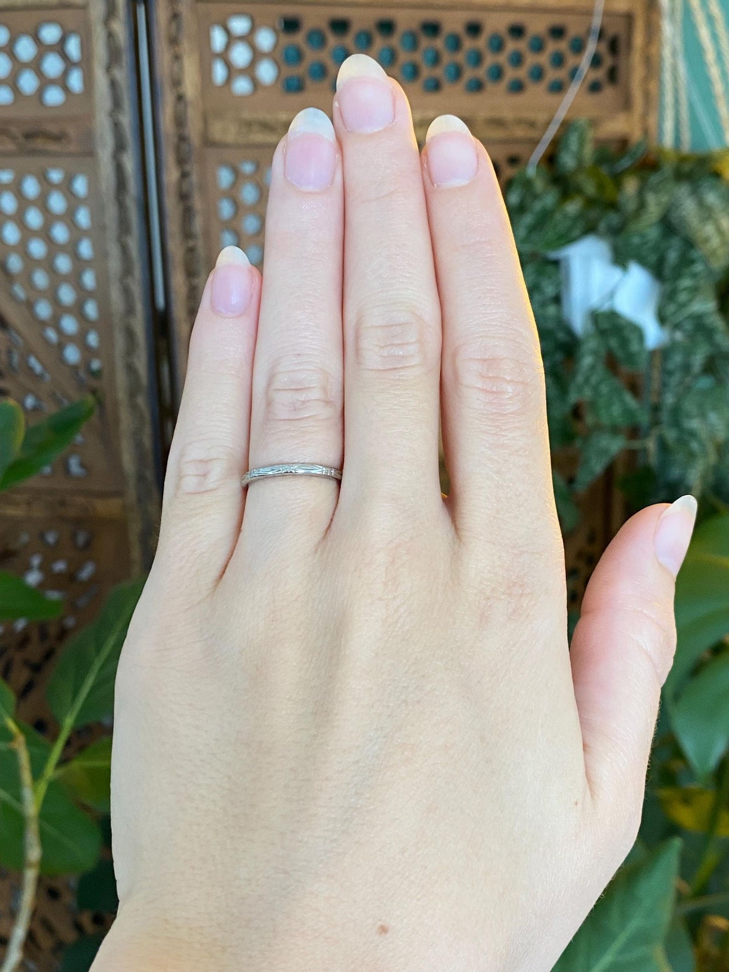 Vintage Solid 18k White Gold Designed Ring Band - Size 5