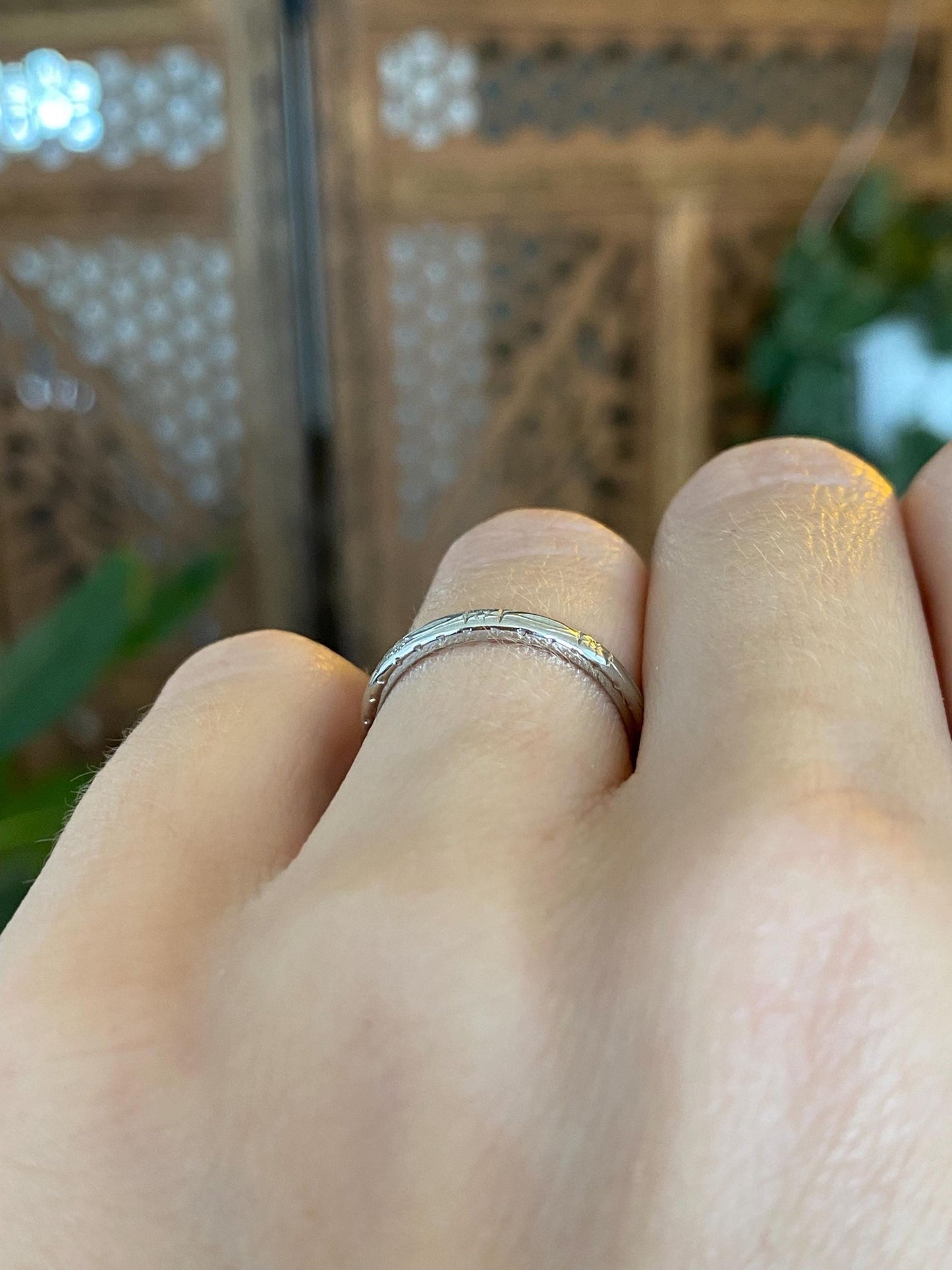 Vintage Solid 18k White Gold Designed Ring Band - Size 5