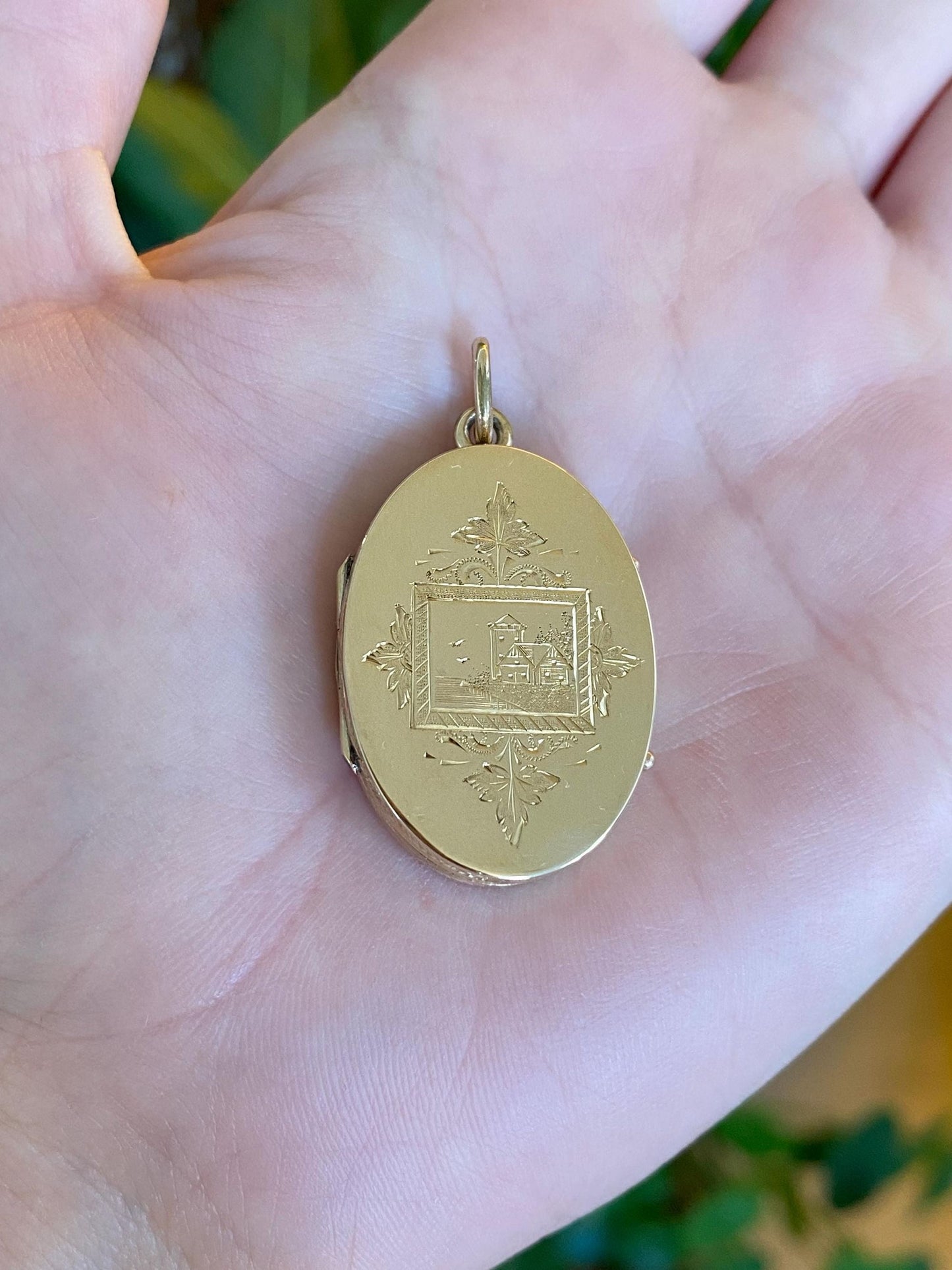 Vintage Solid 14k Yellow Gold Engraved Floral Locket Charm