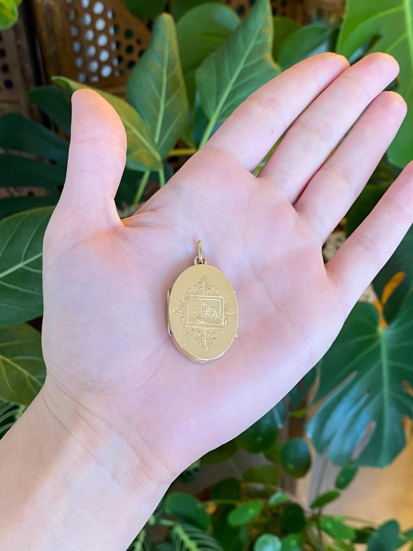 Vintage Solid 14k Yellow Gold Engraved Floral Locket Charm