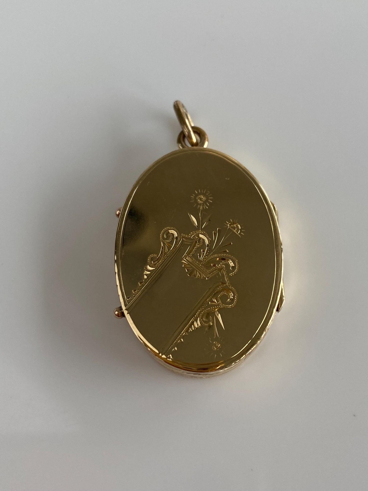 Vintage Solid 14k Yellow Gold Engraved Floral Locket Charm