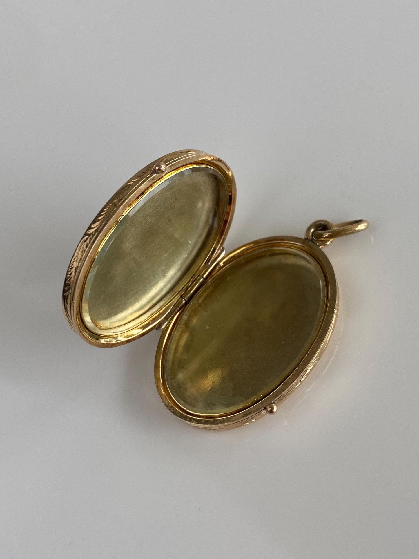 Vintage Solid 14k Yellow Gold Engraved Floral Locket Charm