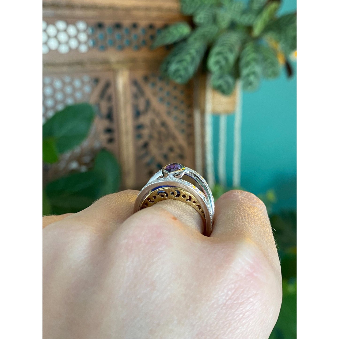 Vintage Solid 18k White & Yellow Gold Inlay Diamond Amethyst Ring Band - Size 7.25
