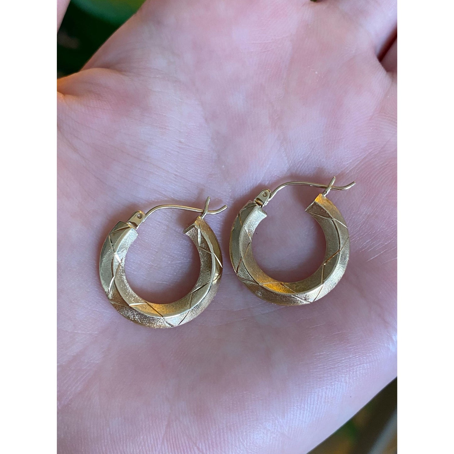 Vintage 10k Yellow Gold Pattern Hoop Earrings