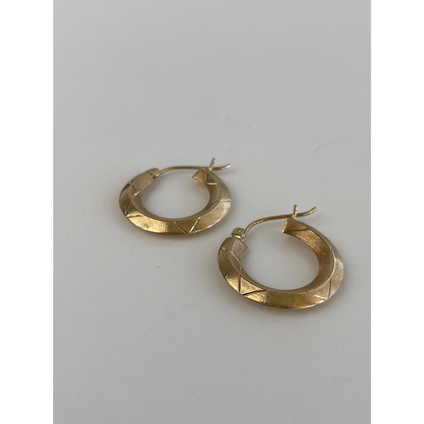 Vintage 10k Yellow Gold Pattern Hoop Earrings