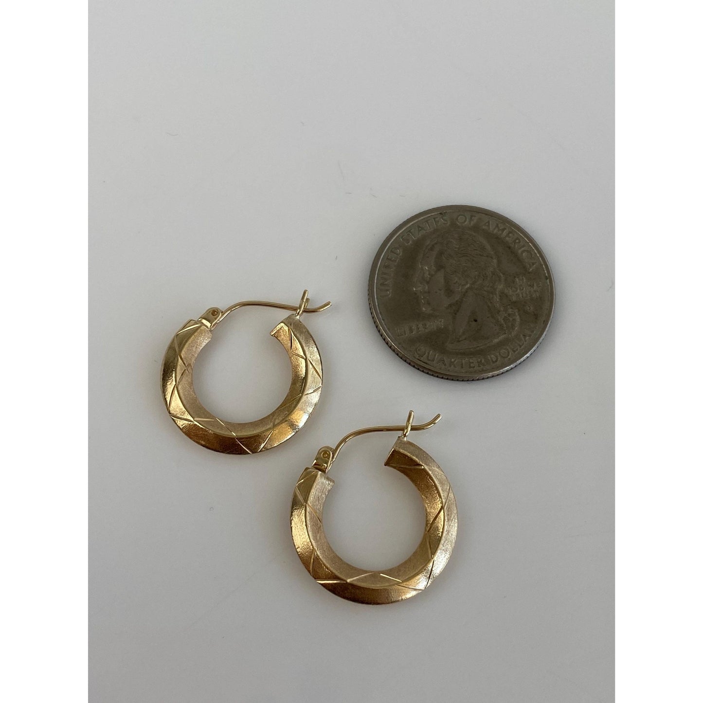 Vintage 10k Yellow Gold Pattern Hoop Earrings