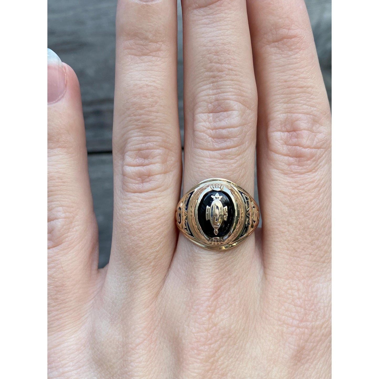 Vintage Solid 10k Yellow Gold Black Enamel 1965 Class Ring - Size 6.75