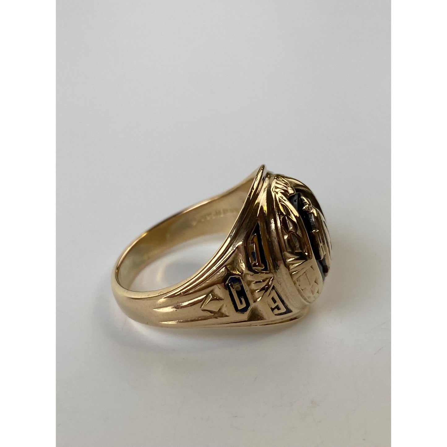 Vintage Solid 10k Yellow Gold Black Enamel 1965 Class Ring - Size 6.75