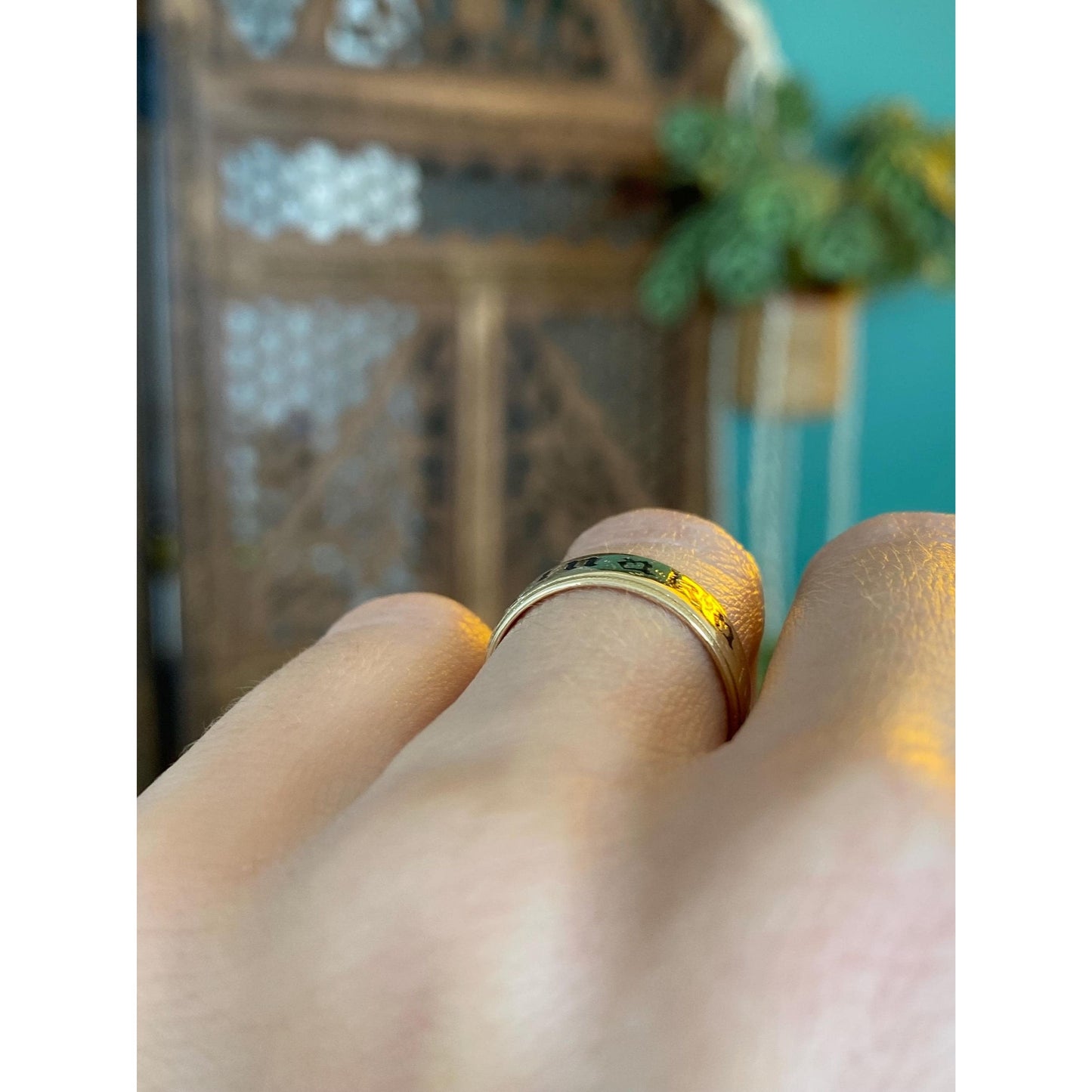 Vintage Solid 14k Yellow Gold Black Enamel Hawaiian 'Linaka' Ring Band - Size 5.5