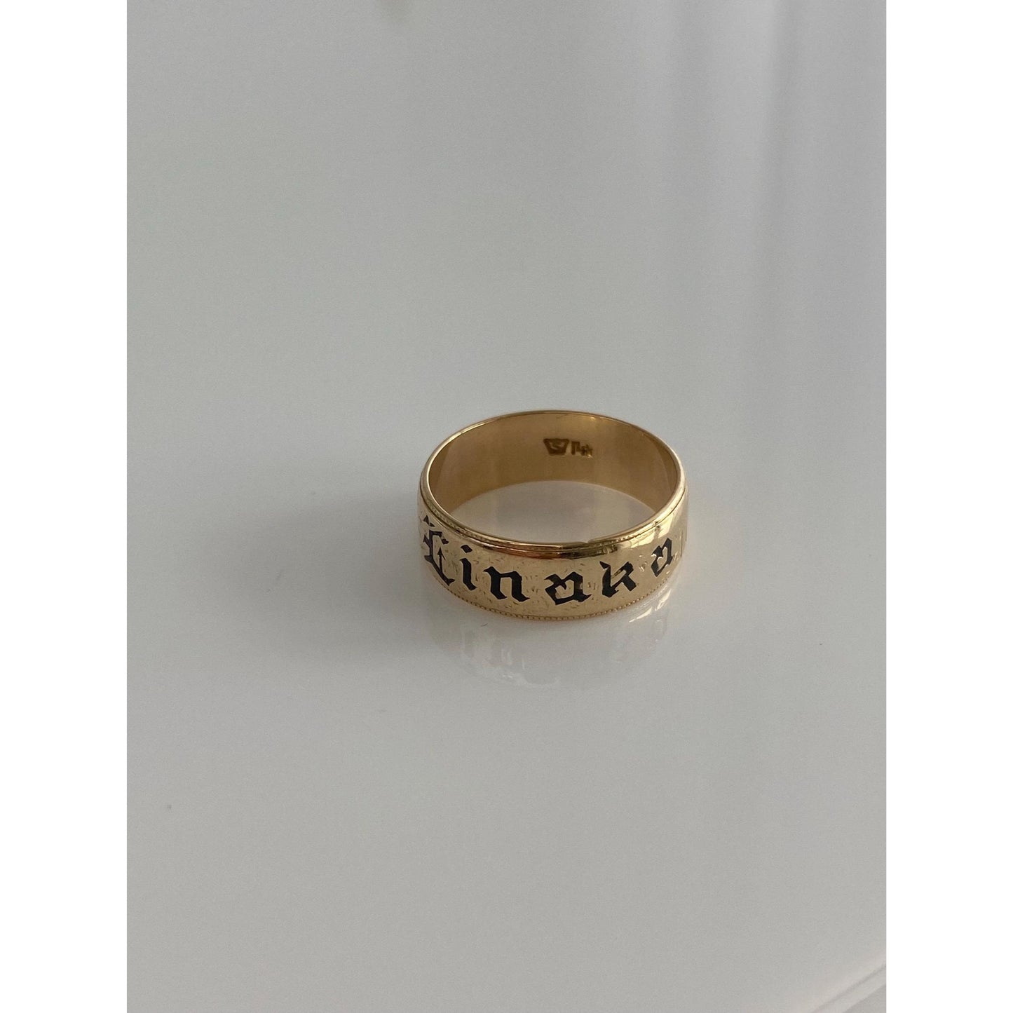Vintage Solid 14k Yellow Gold Black Enamel Hawaiian 'Linaka' Ring Band - Size 5.5