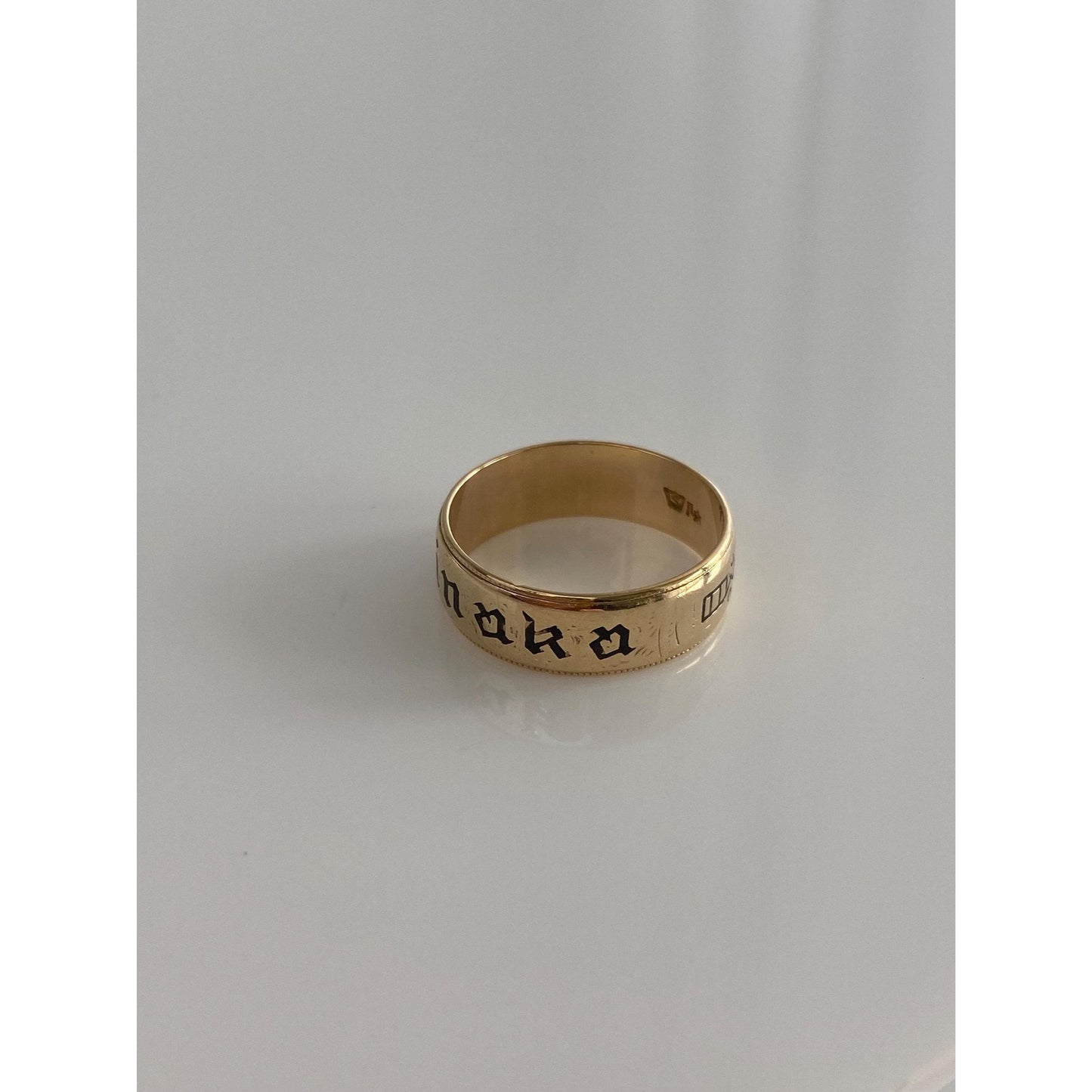 Vintage Solid 14k Yellow Gold Black Enamel Hawaiian 'Linaka' Ring Band - Size 5.5