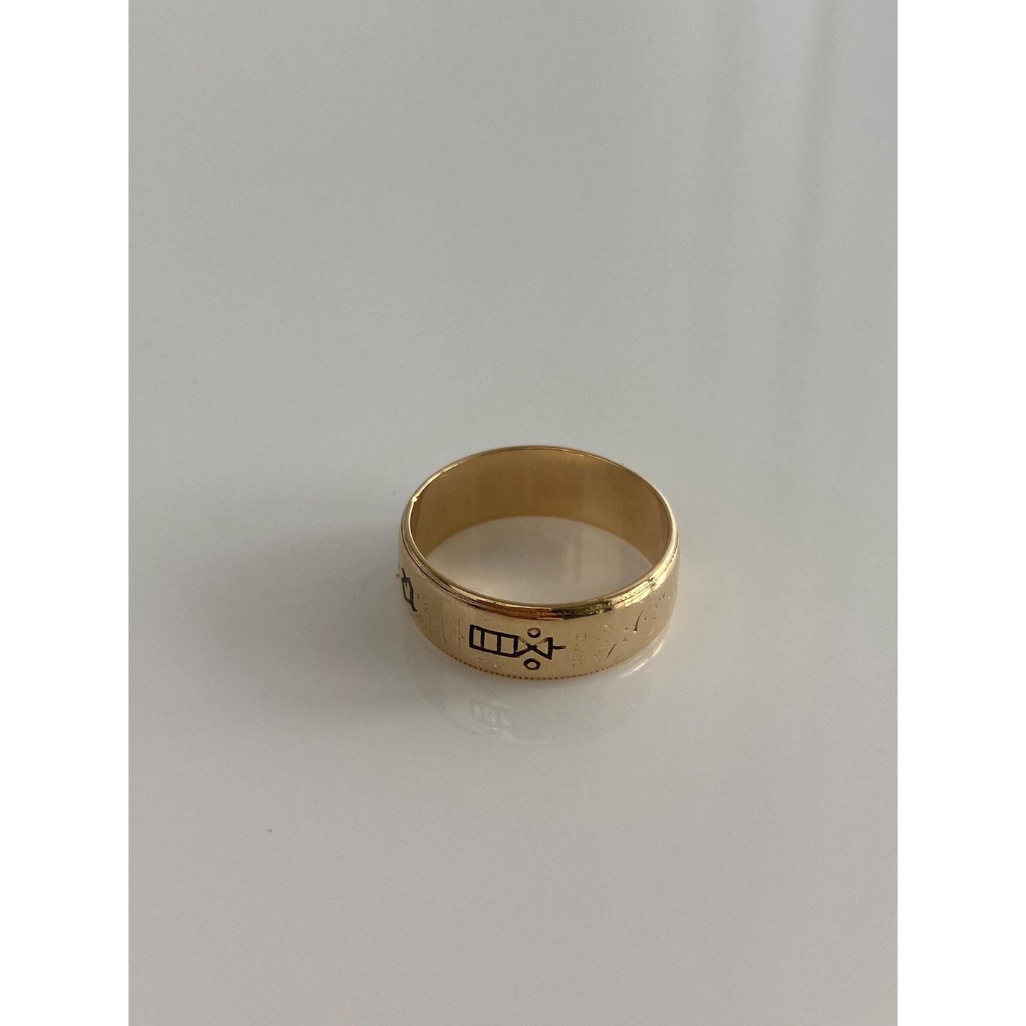 Vintage Solid 14k Yellow Gold Black Enamel Hawaiian 'Linaka' Ring Band - Size 5.5