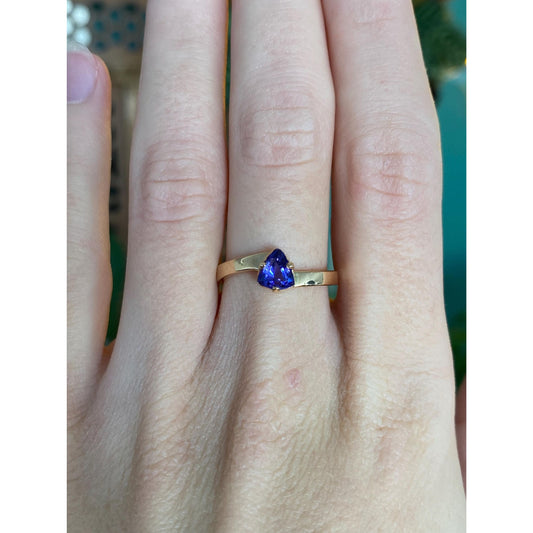 Solid 18k Yellow Gold Tanzanite Ring - Size 7.5