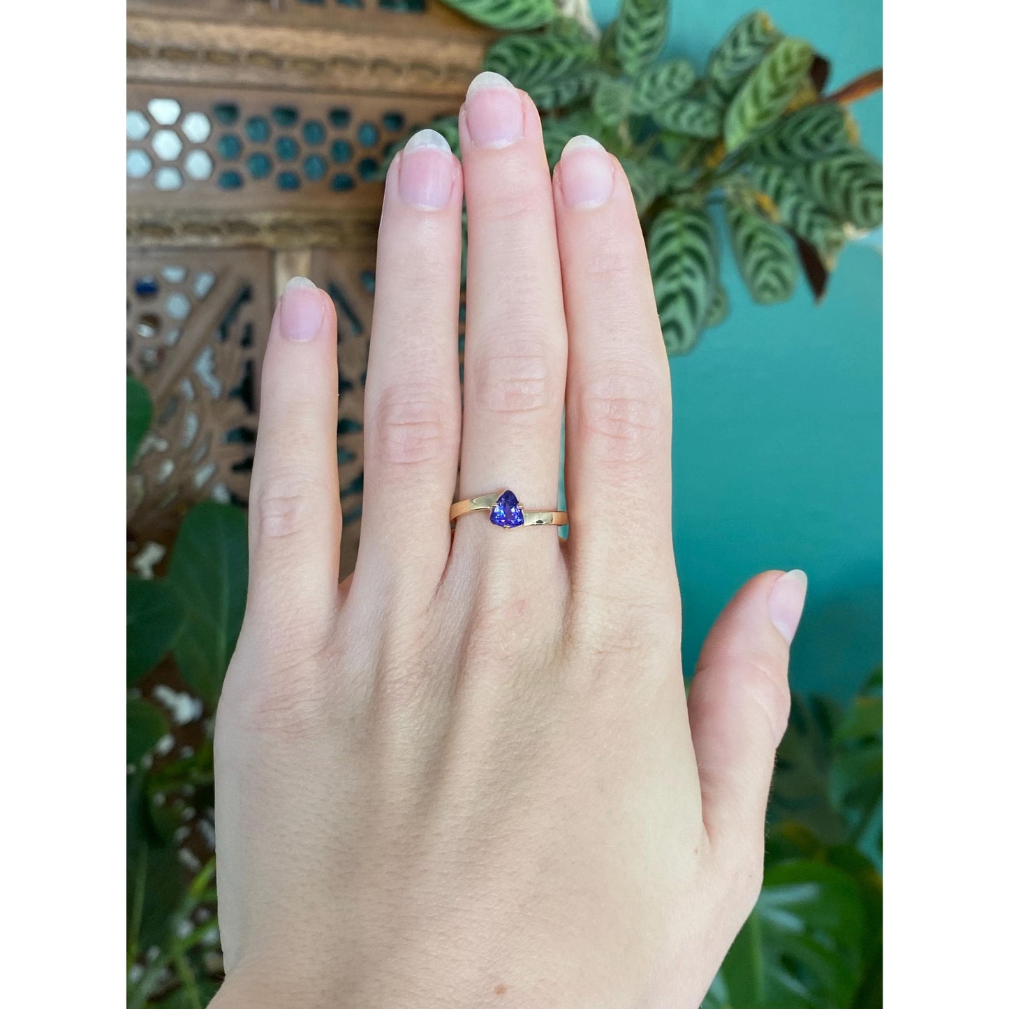 Solid 18k Yellow Gold Tanzanite Ring - Size 7.5