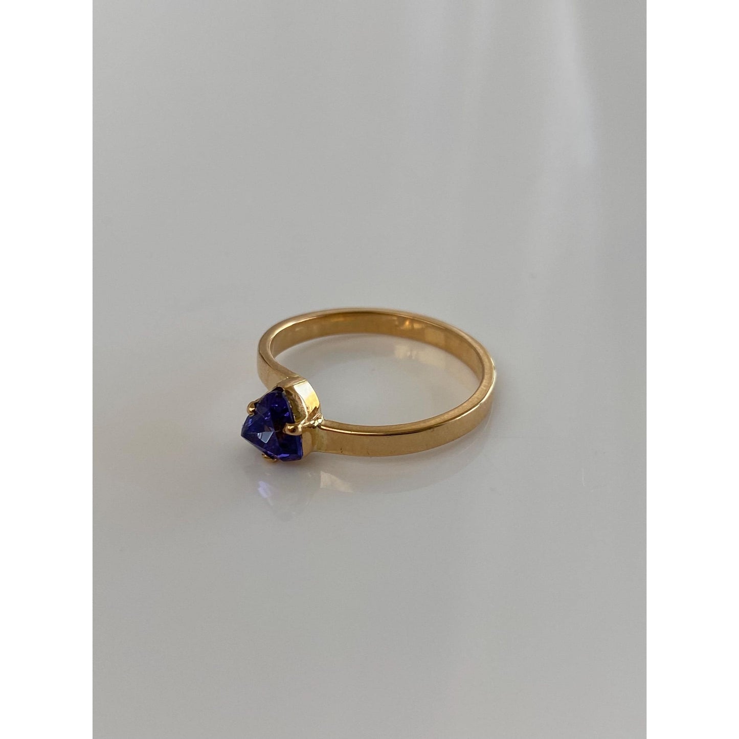 Solid 18k Yellow Gold Tanzanite Ring - Size 7.5