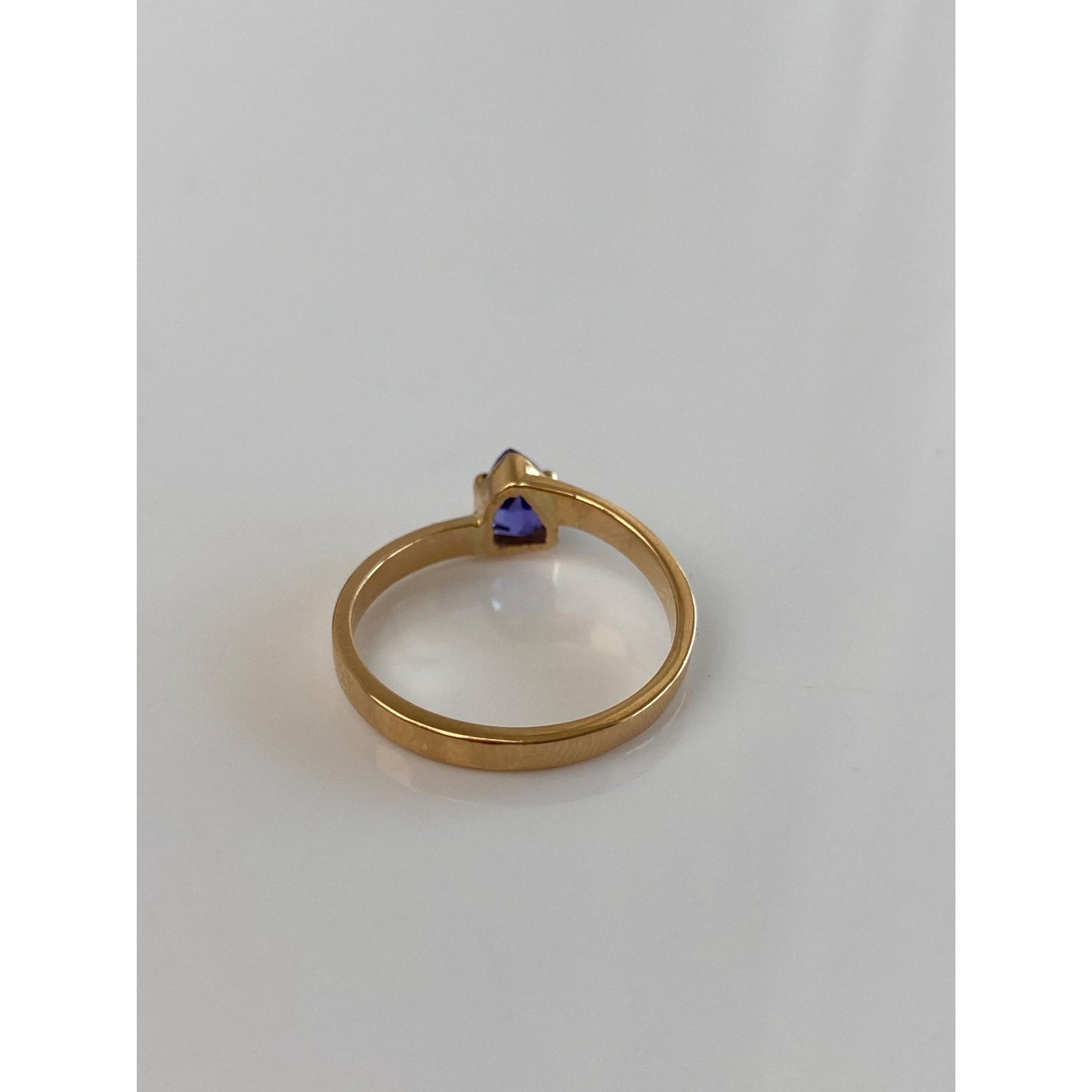 Solid 18k Yellow Gold Tanzanite Ring - Size 7.5