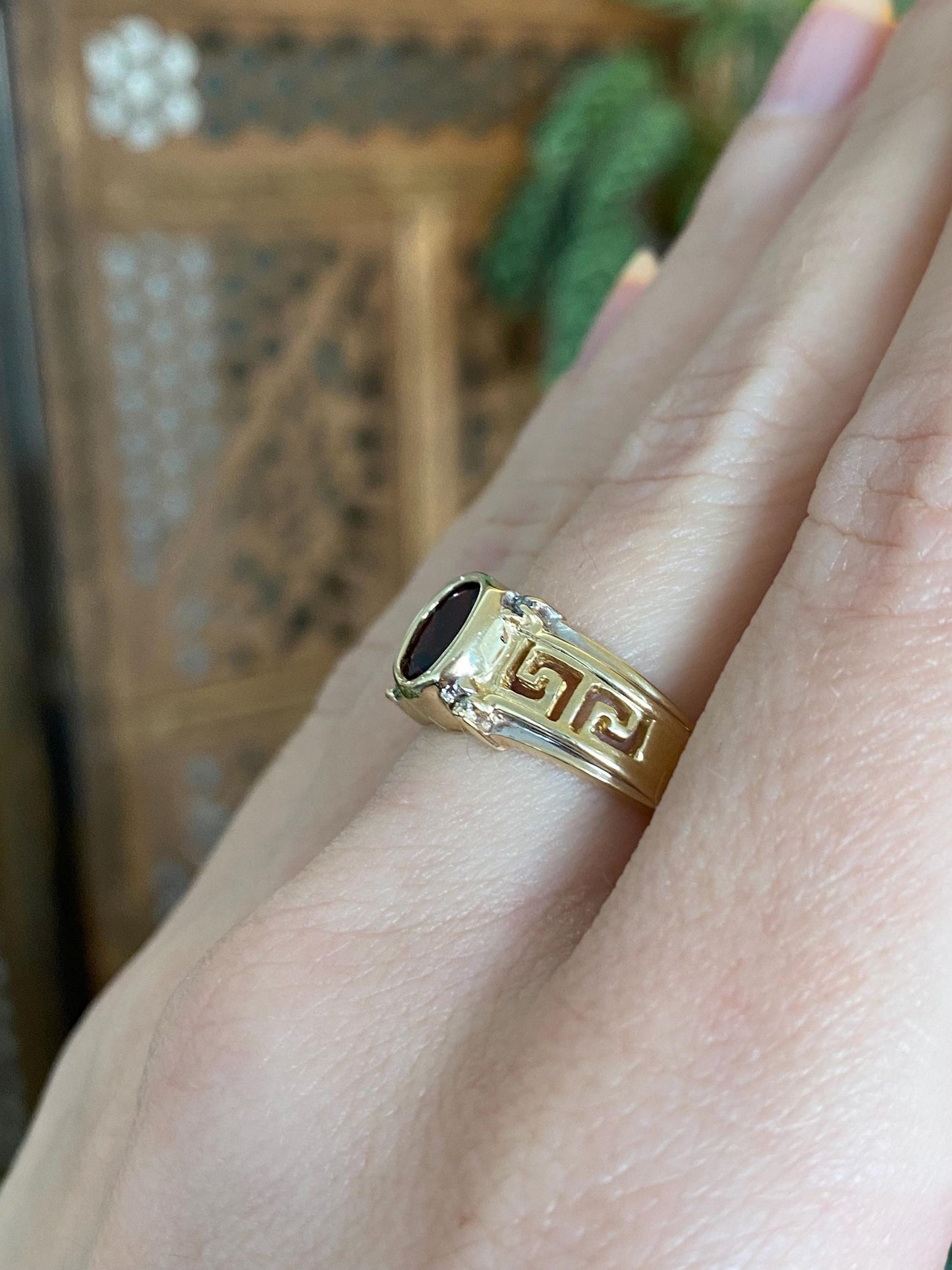 Vintage Solid 10k Yellow Gold Greek Key Diamond Garnet Ring - Size 6.5