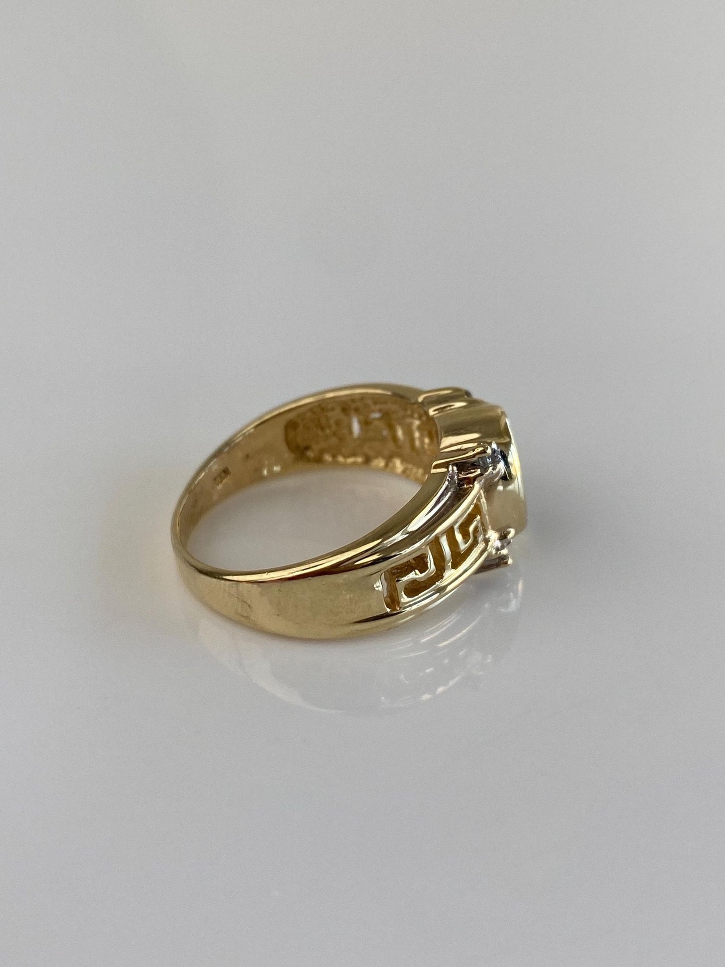 Vintage Solid 10k Yellow Gold Greek Key Diamond Garnet Ring - Size 6.5