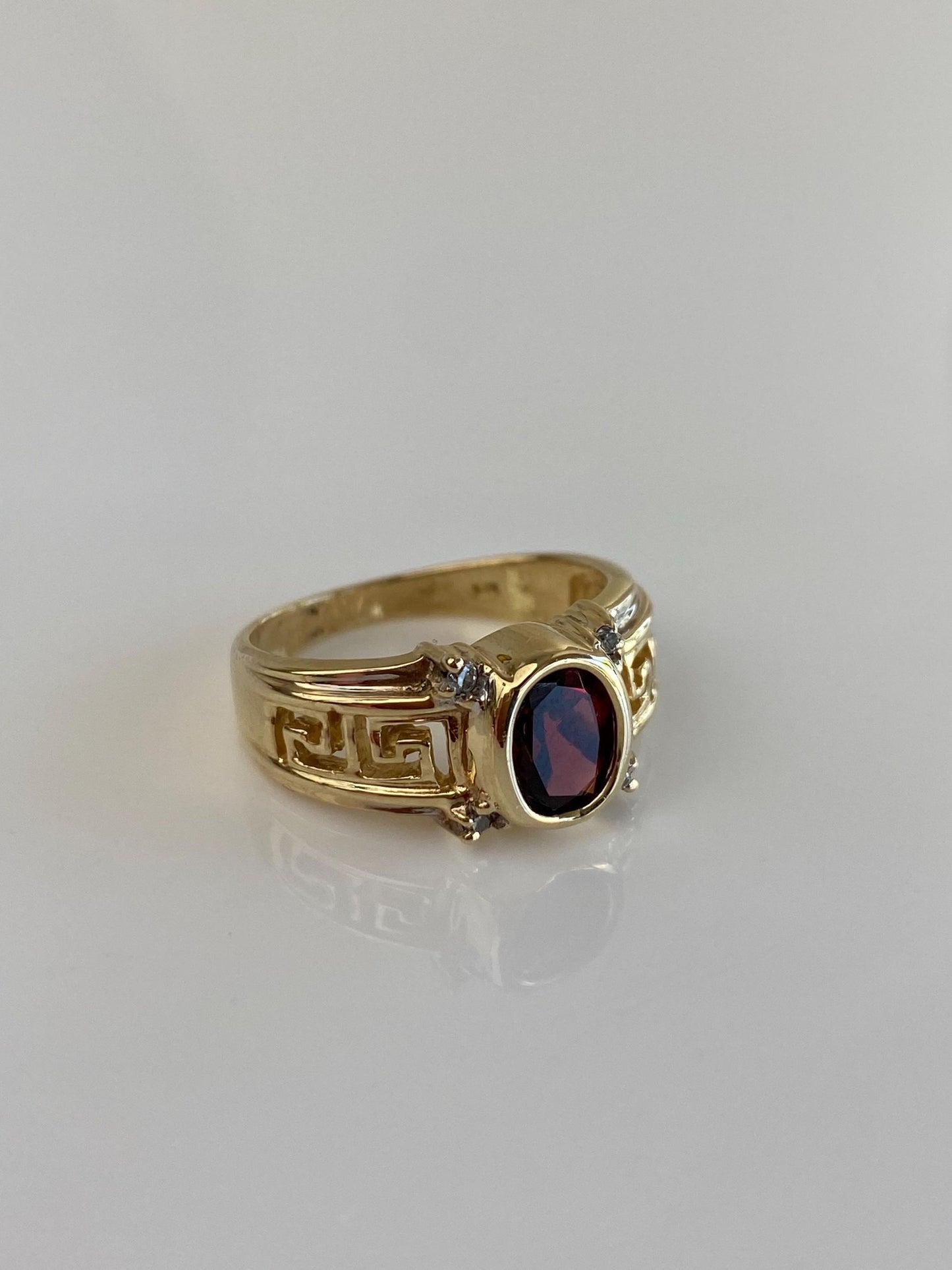 Vintage Solid 10k Yellow Gold Greek Key Diamond Garnet Ring - Size 6.5
