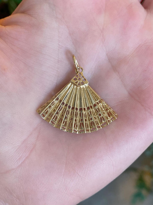 Vintage Solid 14k Yellow Gold Fan Charm