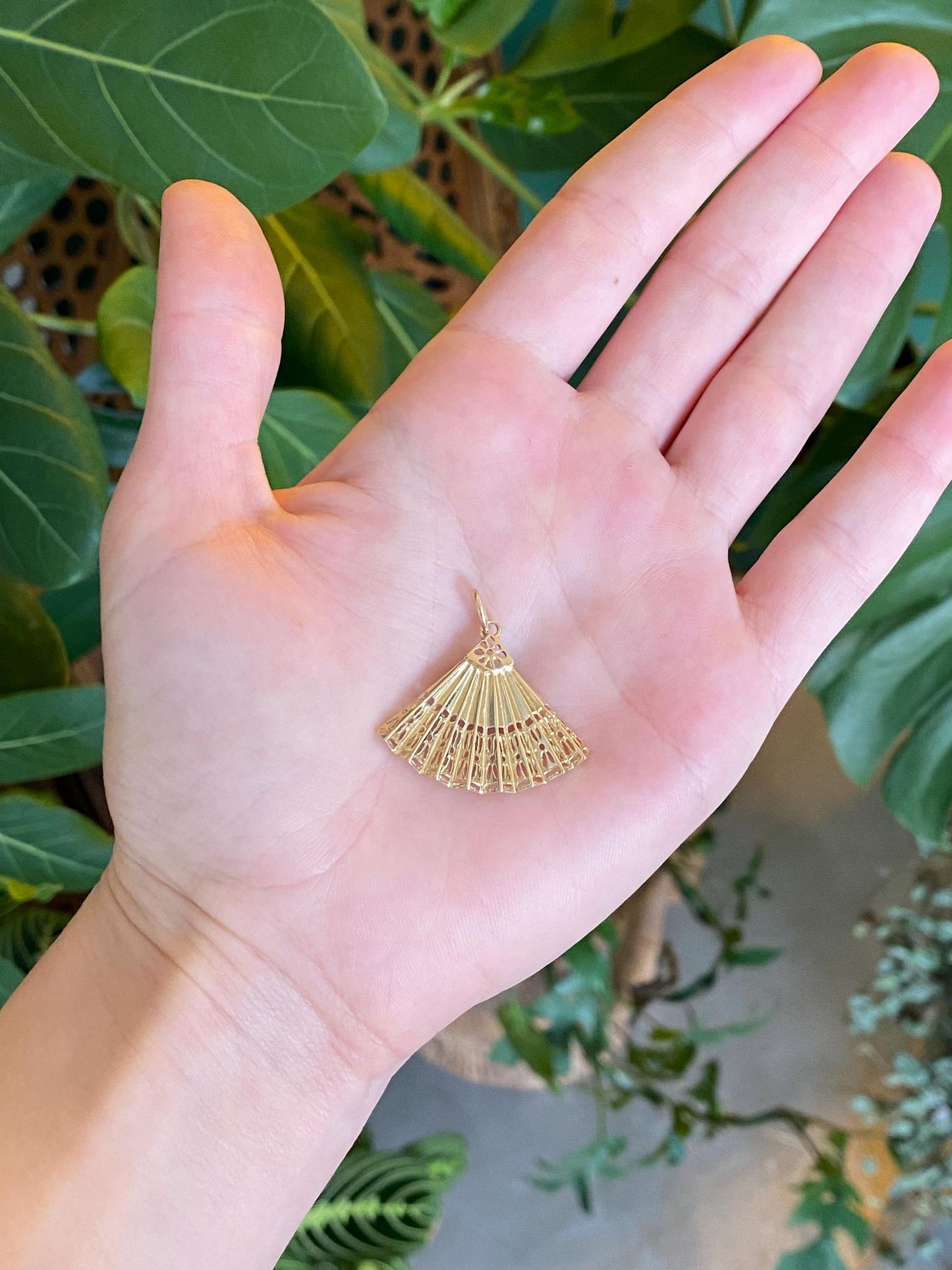 Vintage Solid 14k Yellow Gold Fan Charm