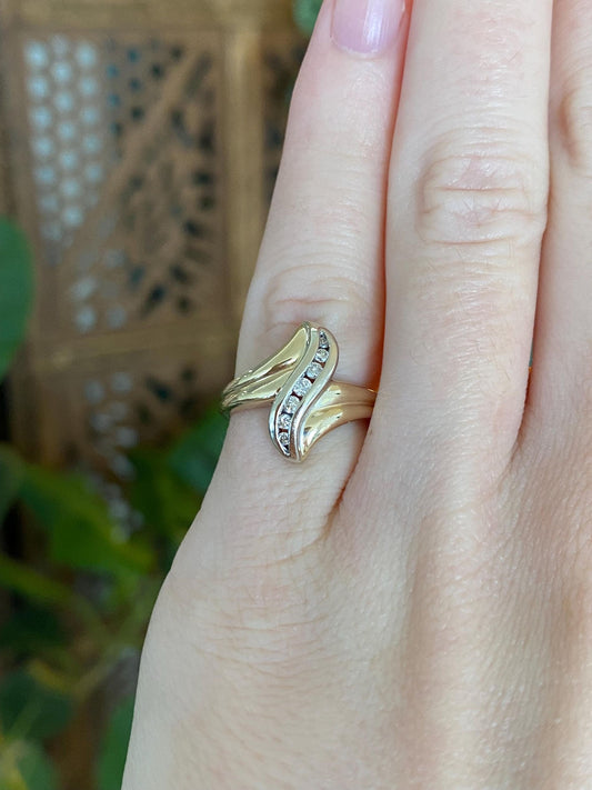 Vintage Solid 14k White & Yellow Gold Diamond Twist Ring - Size 3.75