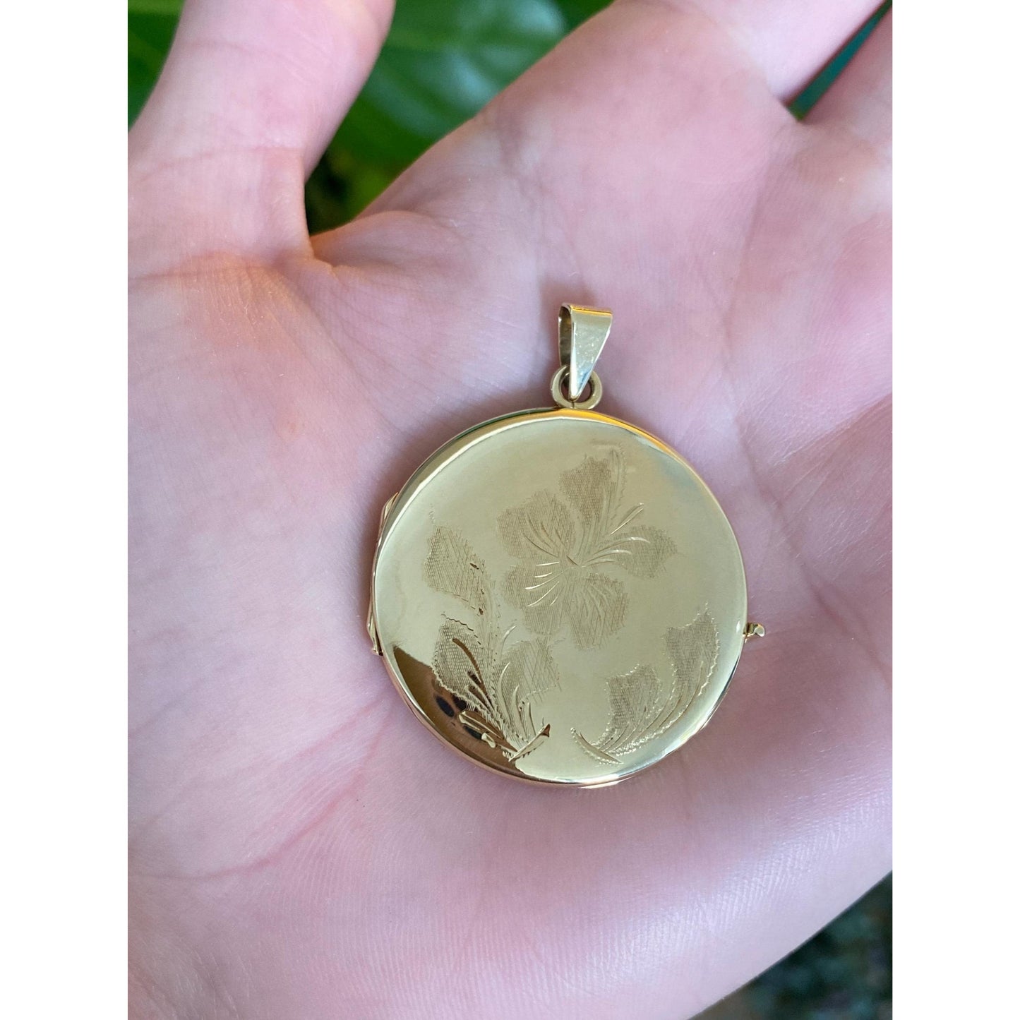 Vintage Solid 14k Yellow Gold Engraved Floral Locket Charm