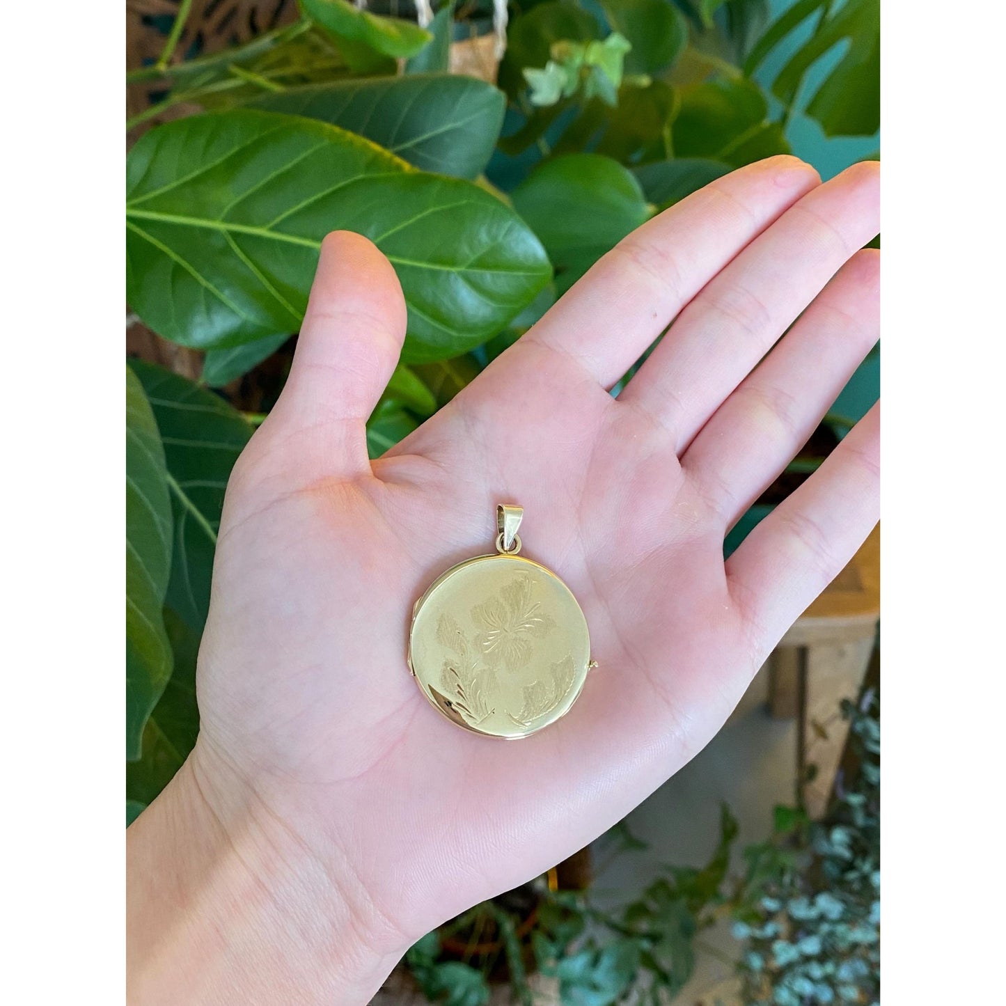 Vintage Solid 14k Yellow Gold Engraved Floral Locket Charm