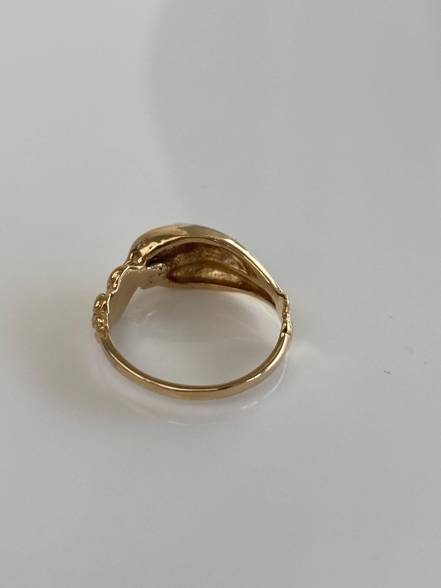 Vintage Solid 14k Yellow Gold Diamond Dolphins Swimming Ring - Size 6.75