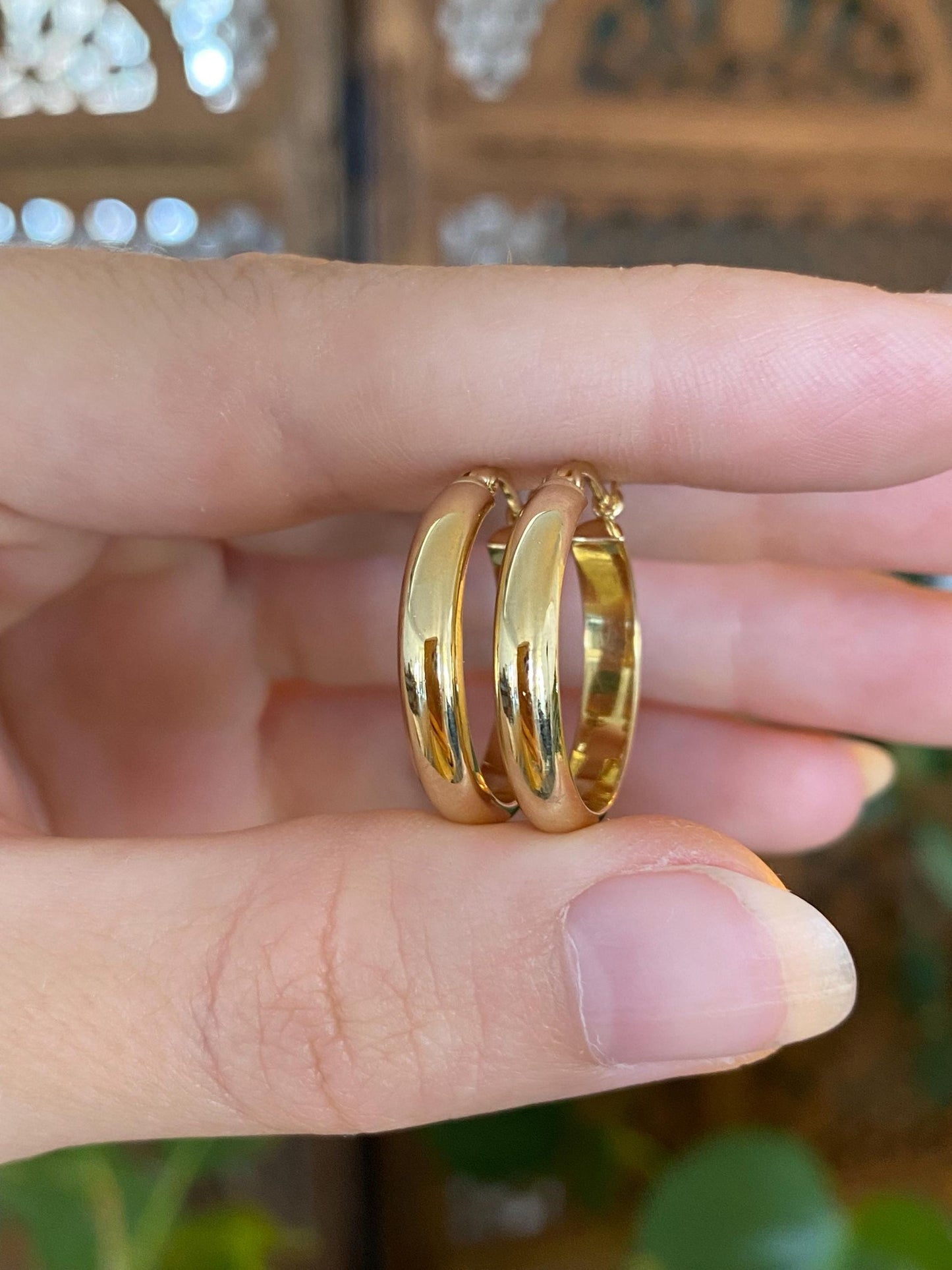 Vintage 18k Yellow Gold Hoop Earrings