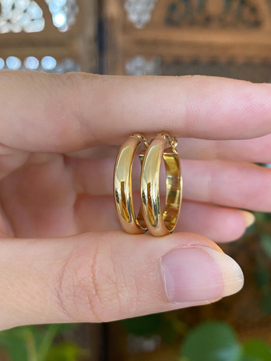 Vintage 18k Yellow Gold Hoop Earrings