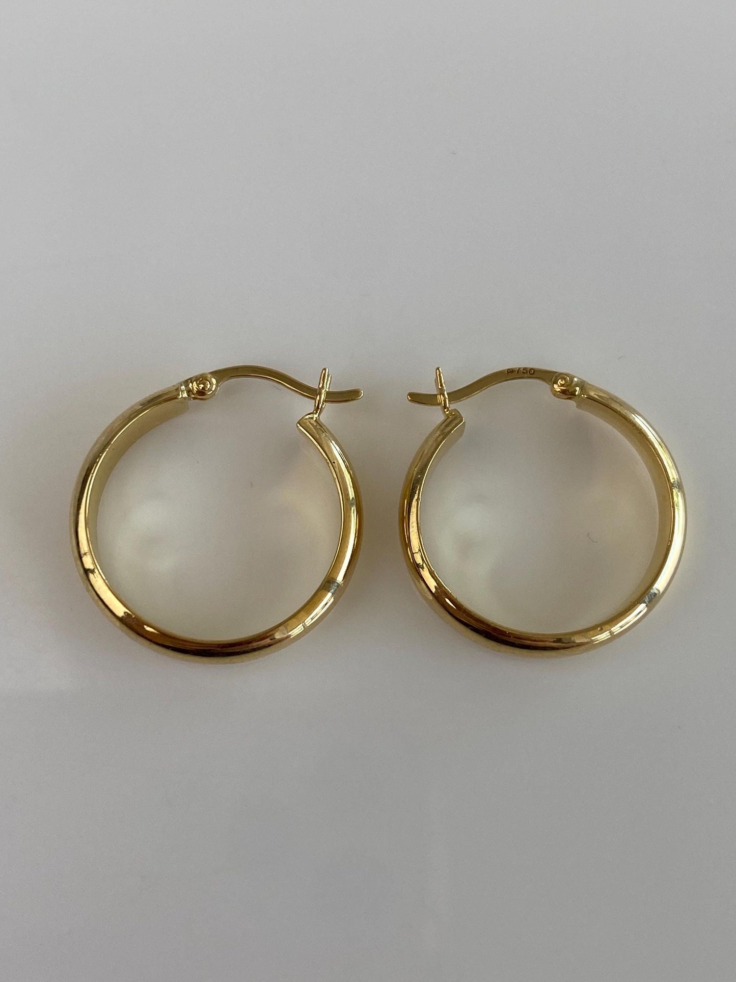 Vintage 18k Yellow Gold Hoop Earrings