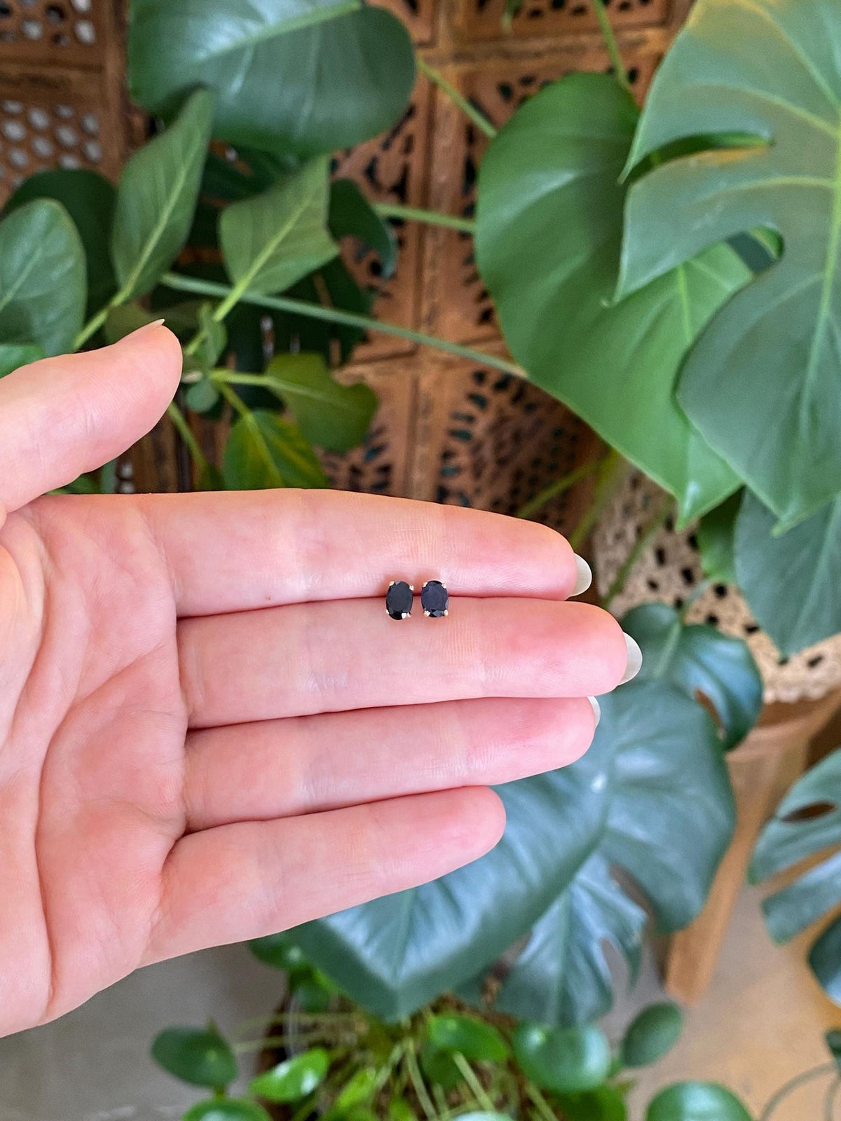 Vintage Solid 14k Yellow Gold Dark Blue Spinel Stud Earrings