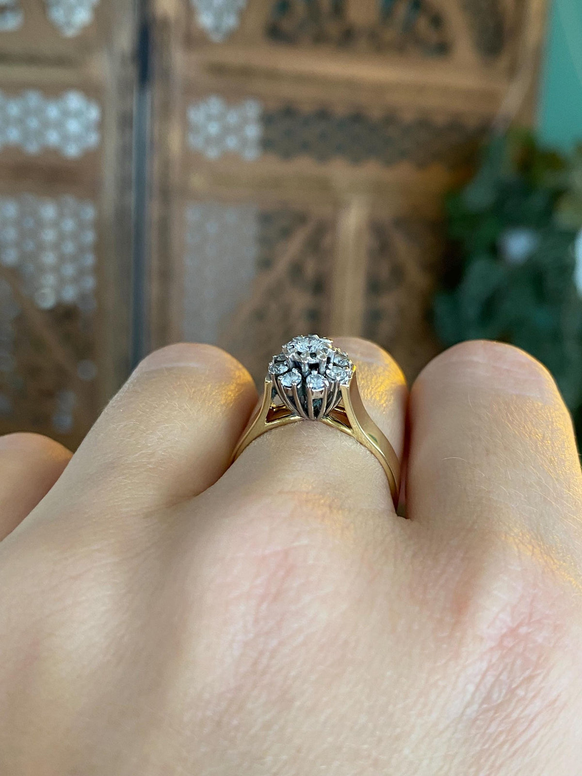 Vintage Solid 18k White & Yellow Gold Diamond Cluster Ring - Size 6.75