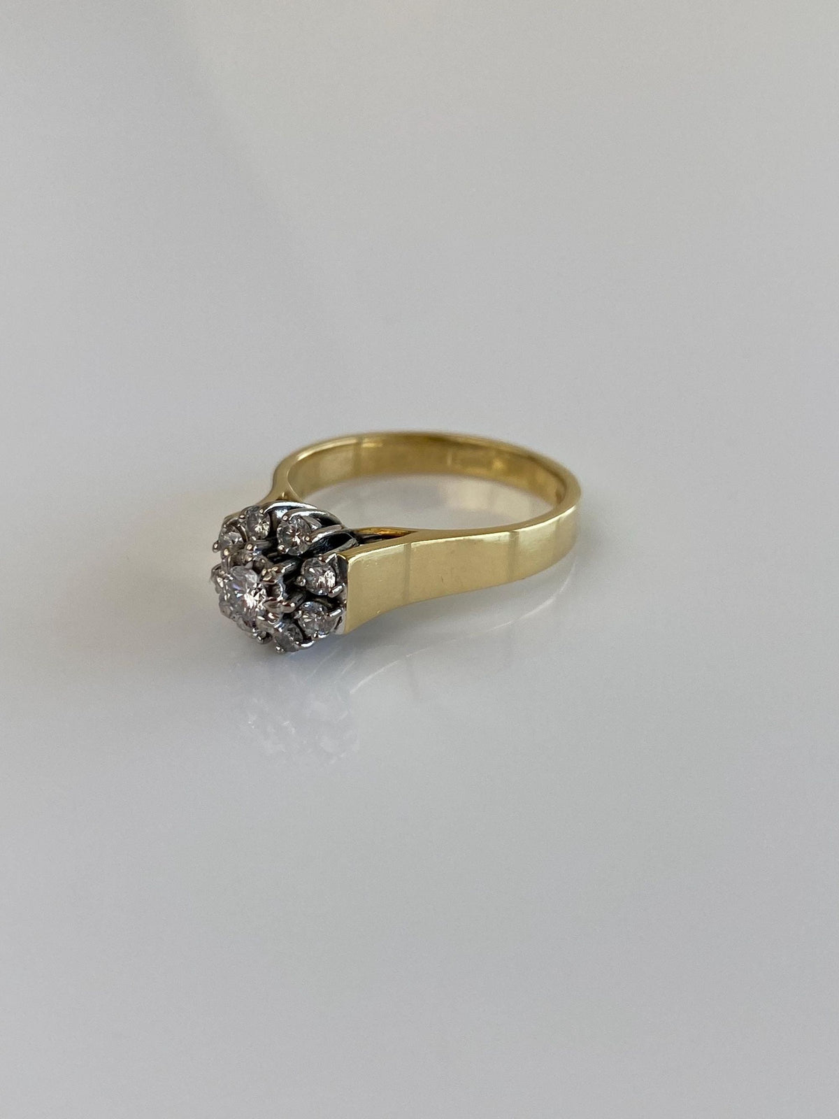 Vintage Solid 18k White & Yellow Gold Diamond Cluster Ring - Size 6.75