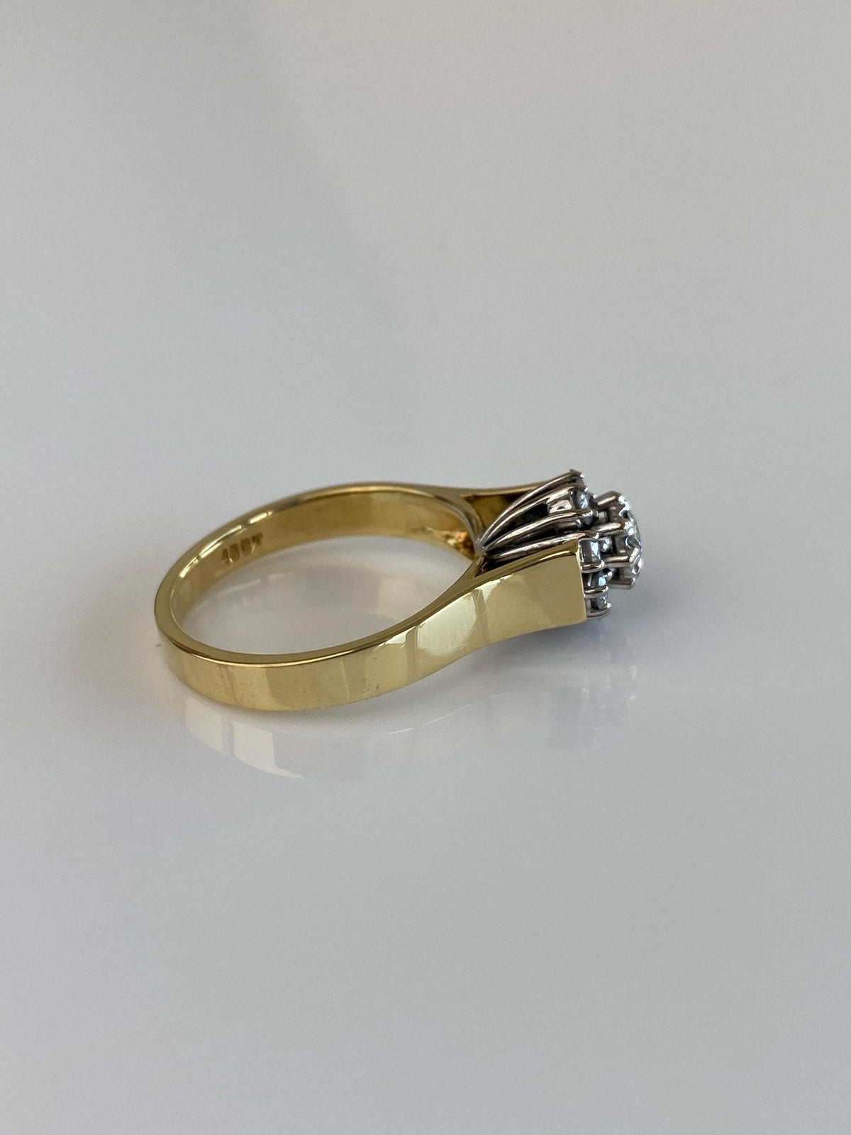 Vintage Solid 18k White & Yellow Gold Diamond Cluster Ring - Size 6.75
