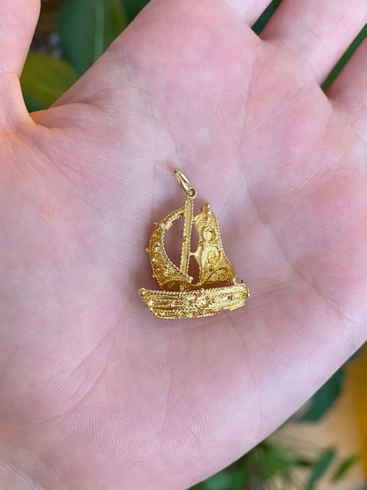 Vintage Solid 18k Yellow Gold Filigree Granules Sail Boat Charm