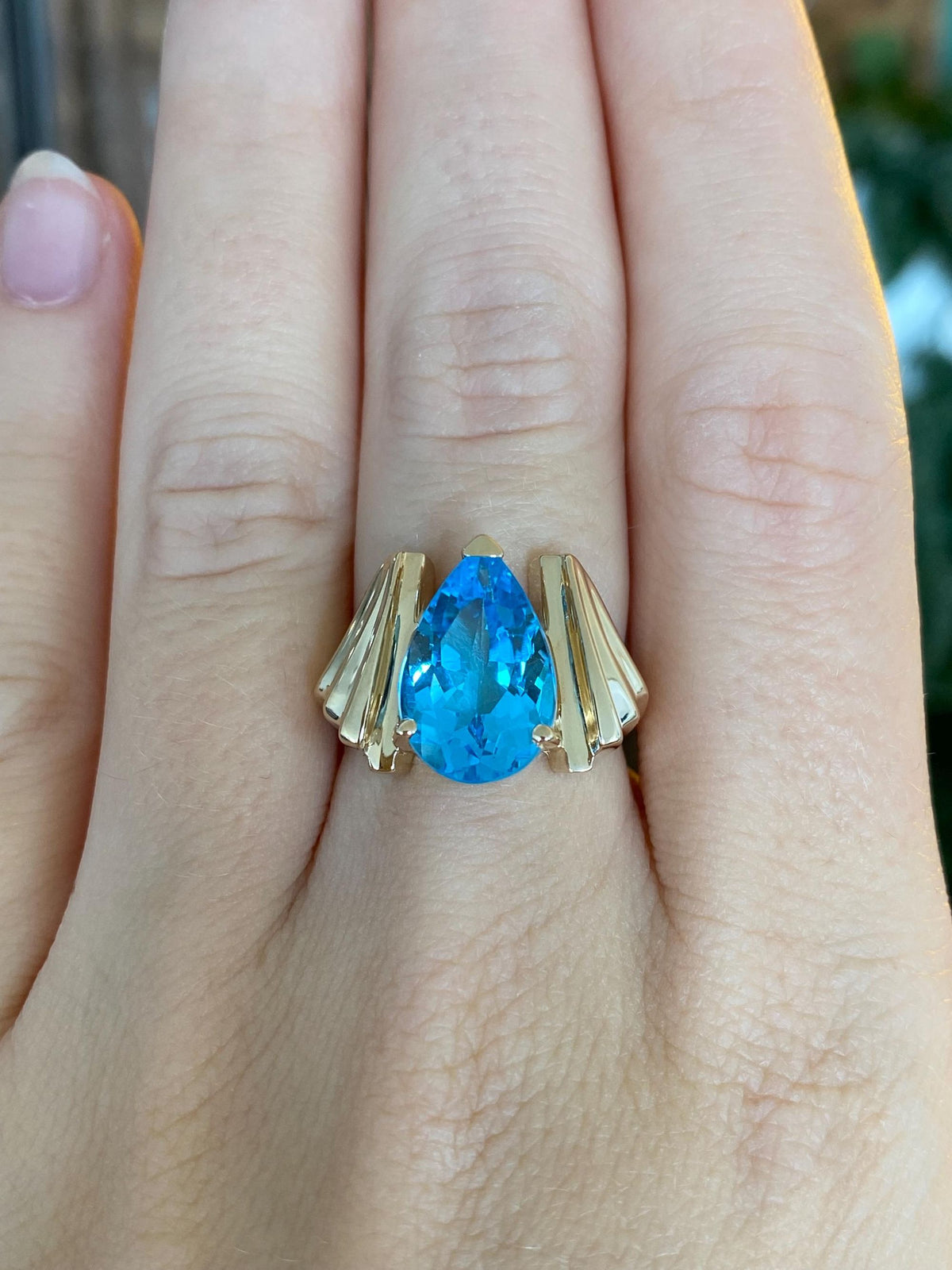 Vintage Solid 14k Yellow Gold Scalloped Topaz Teardrop Ring - Size 6.75