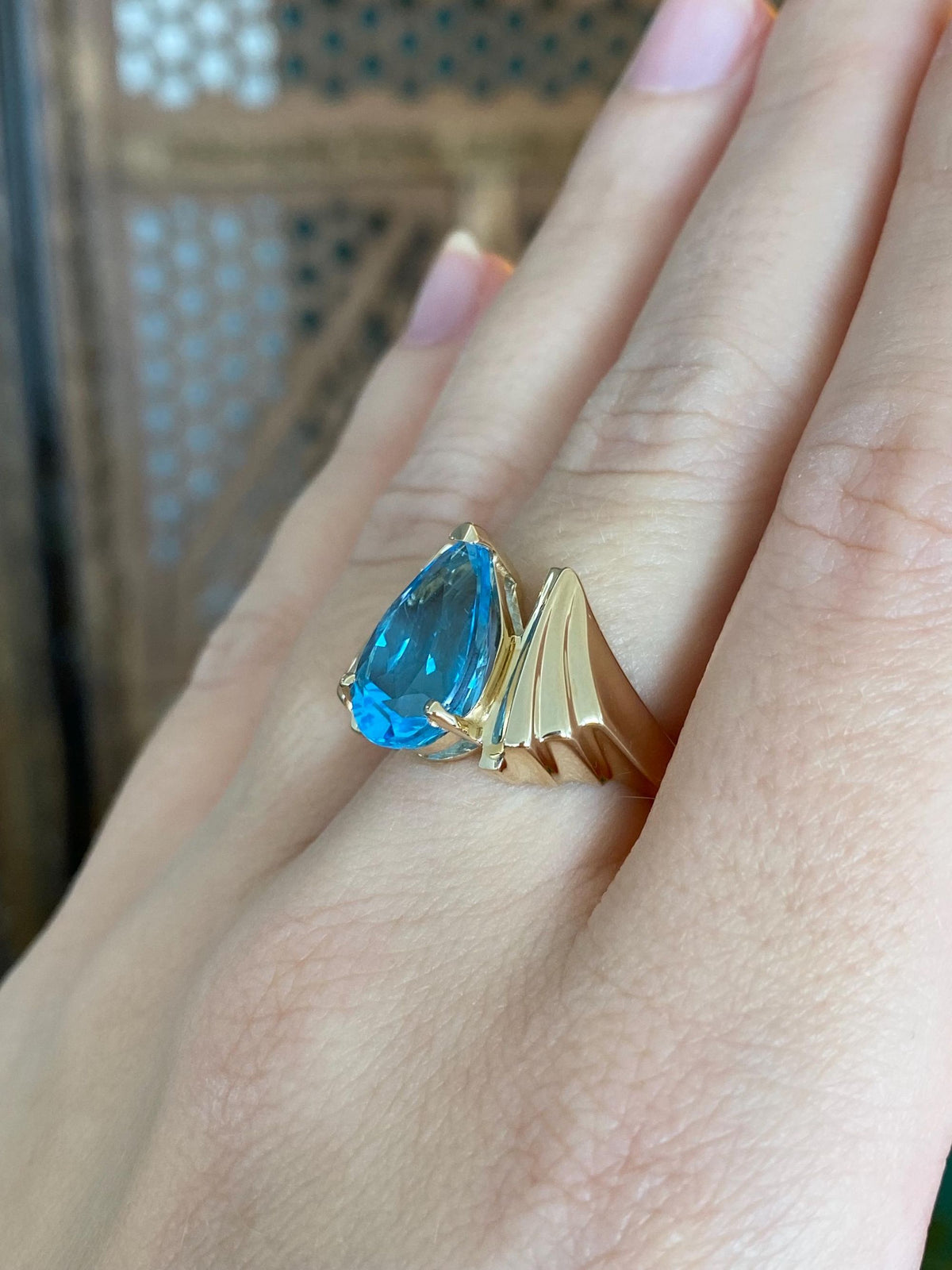 Vintage Solid 14k Yellow Gold Scalloped Topaz Teardrop Ring - Size 6.75